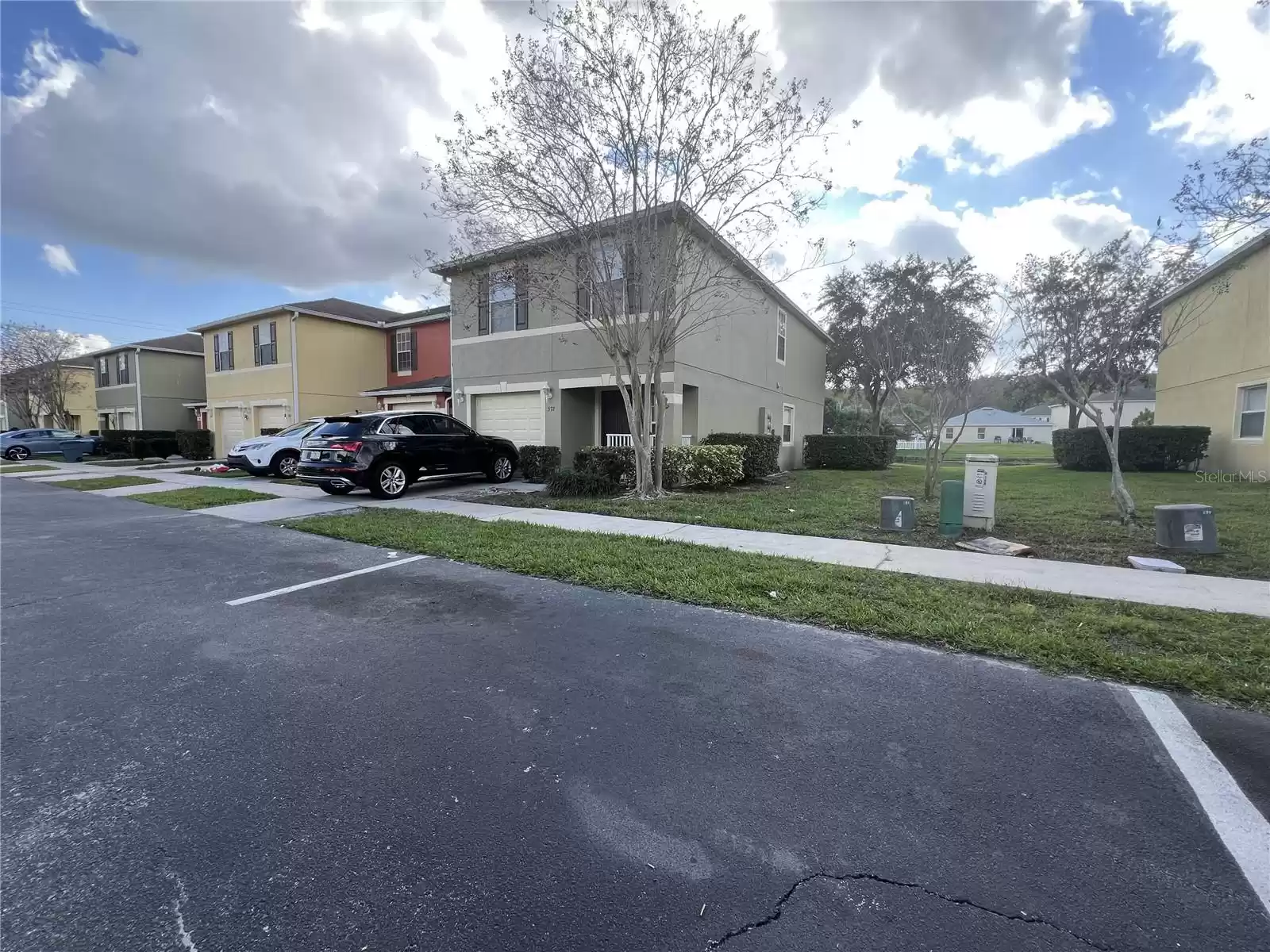 572 CRESTING OAK CIRCLE, ORLANDO, Florida 32824, 3 Bedrooms Bedrooms, ,2 BathroomsBathrooms,Residential Lease,For Rent,CRESTING OAK,MFRO6254389