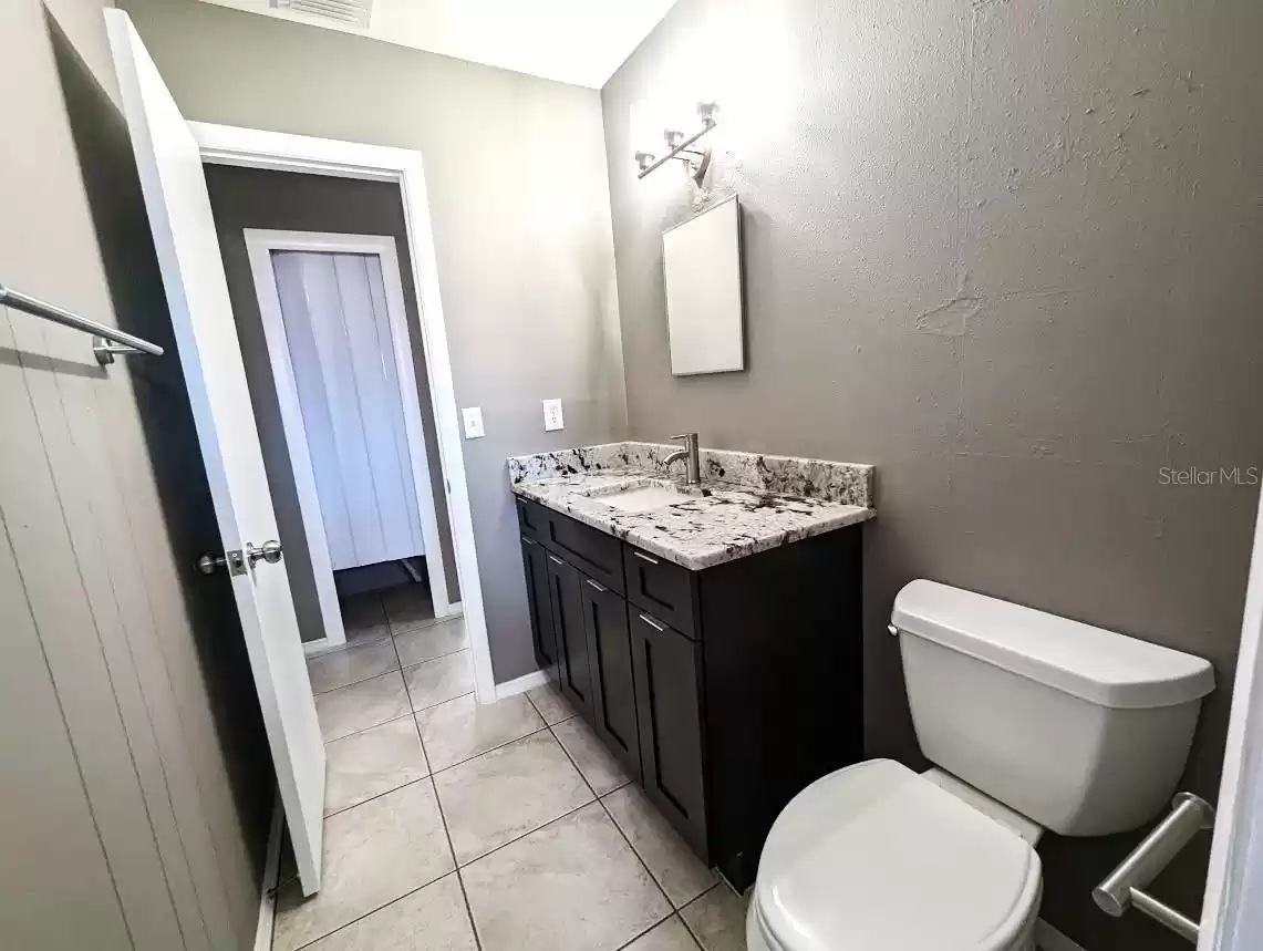 Main bathroom with access from hallway