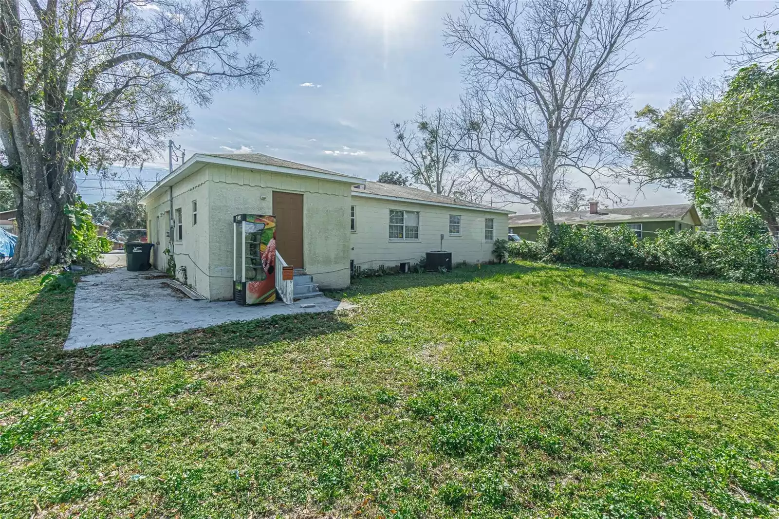 1039 12TH STREET, LAKELAND, Florida 33805, 3 Bedrooms Bedrooms, ,2 BathroomsBathrooms,Residential Lease,For Rent,12TH,MFRTB8316271