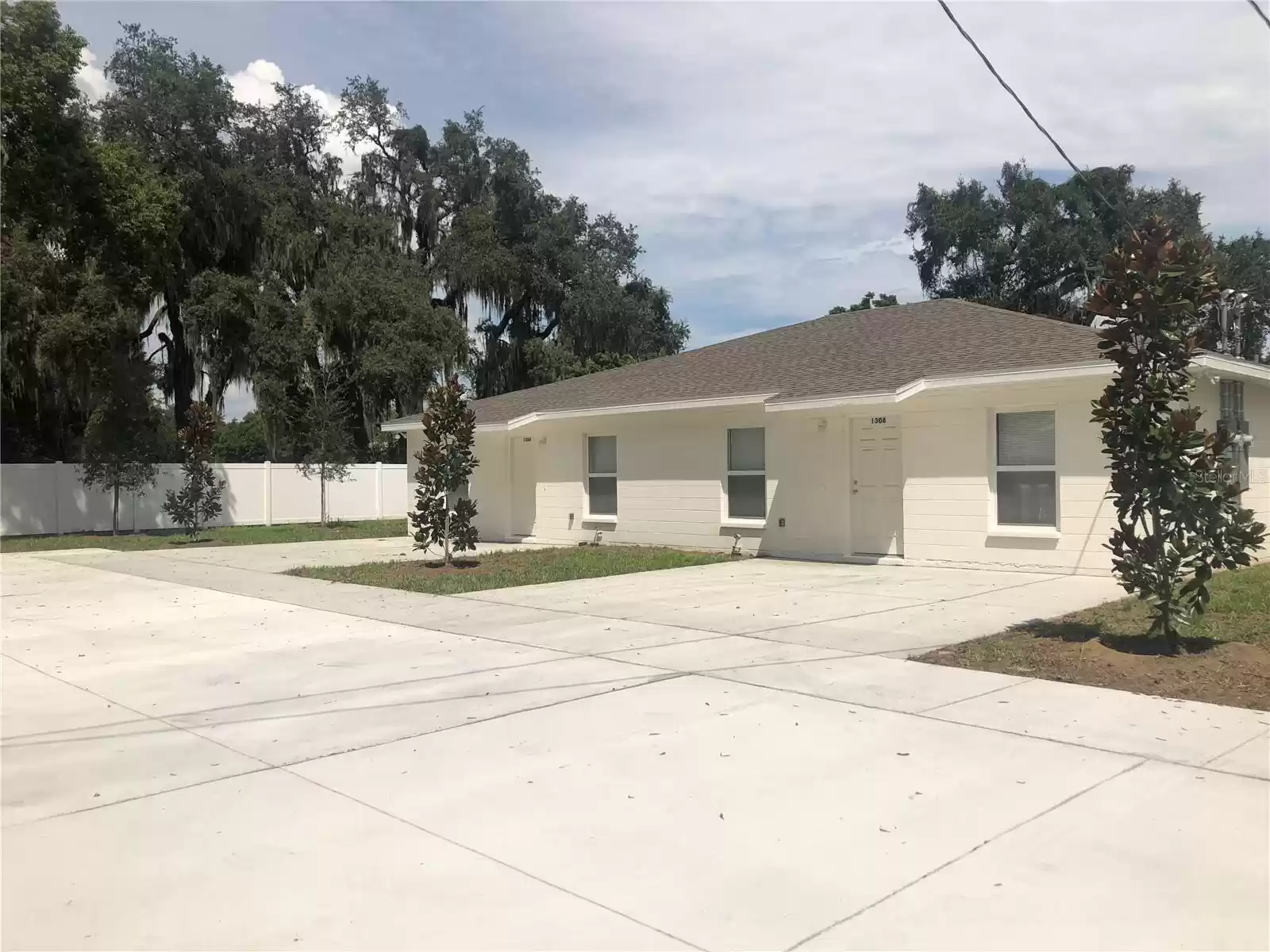 1306 MAGNOLIA MANOR PLACE, SEFFNER, Florida 33584, 3 Bedrooms Bedrooms, ,2 BathroomsBathrooms,Residential Lease,For Rent,MAGNOLIA MANOR,MFRTB8317220