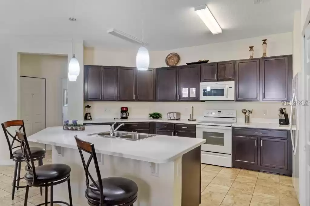 4712 BLUE DIAMOND STREET, KISSIMMEE, Florida 34746, 4 Bedrooms Bedrooms, ,3 BathroomsBathrooms,Residential Lease,For Rent,BLUE DIAMOND,MFRO6254151