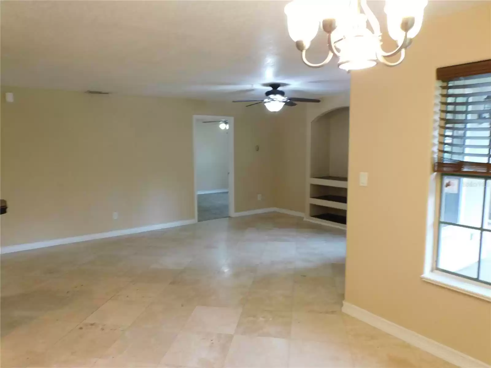 200 AFTON SQUARE, ALTAMONTE SPRINGS, Florida 32714, 2 Bedrooms Bedrooms, ,2 BathroomsBathrooms,Residential,For Sale,AFTON,MFRO6217456