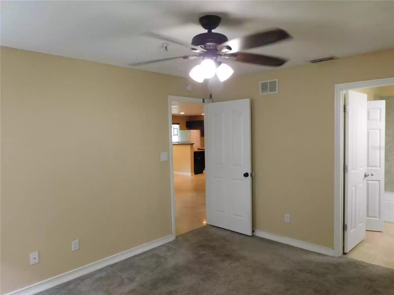 200 AFTON SQUARE, ALTAMONTE SPRINGS, Florida 32714, 2 Bedrooms Bedrooms, ,2 BathroomsBathrooms,Residential,For Sale,AFTON,MFRO6217456