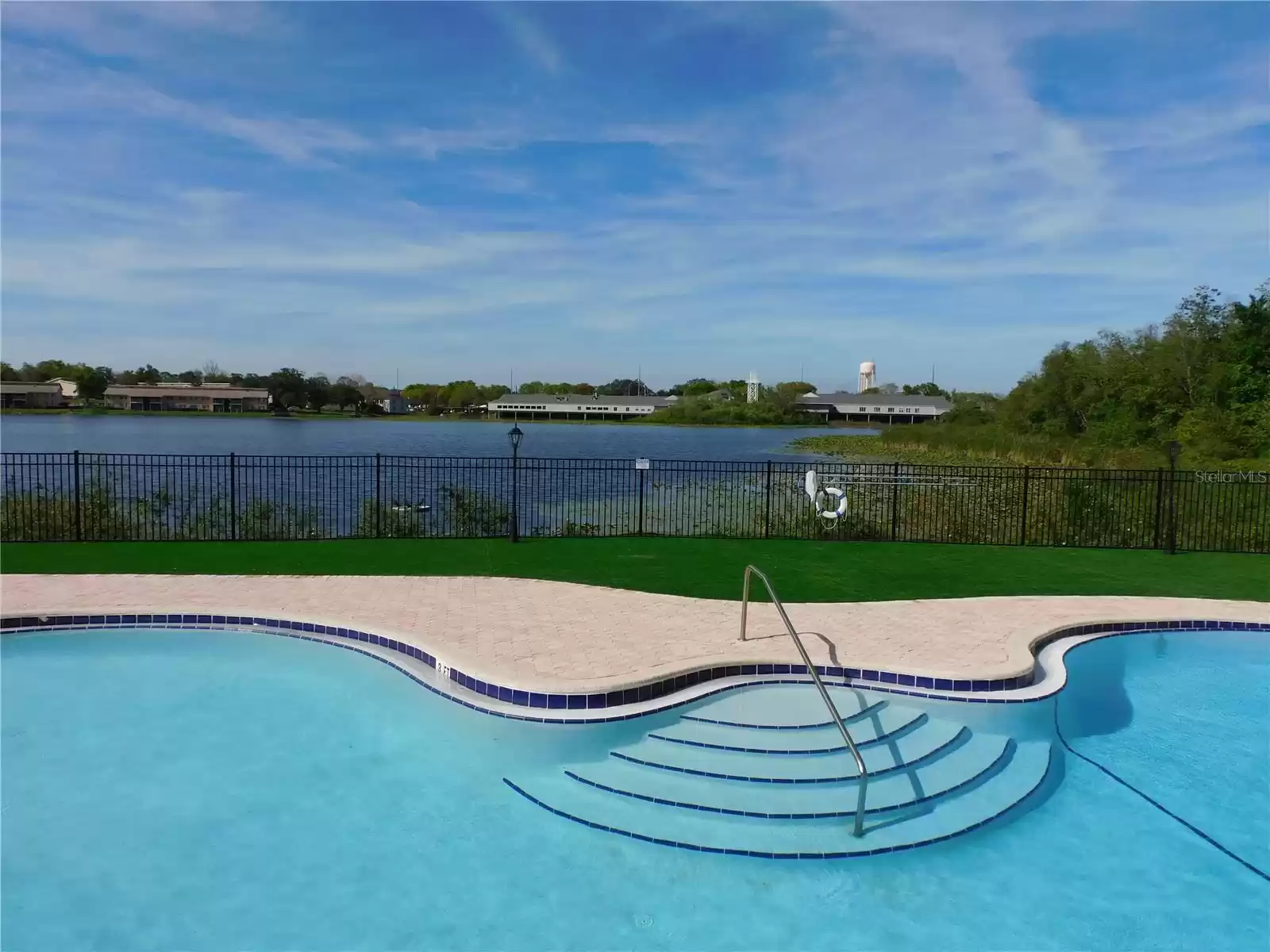 200 AFTON SQUARE, ALTAMONTE SPRINGS, Florida 32714, 2 Bedrooms Bedrooms, ,2 BathroomsBathrooms,Residential,For Sale,AFTON,MFRO6217456