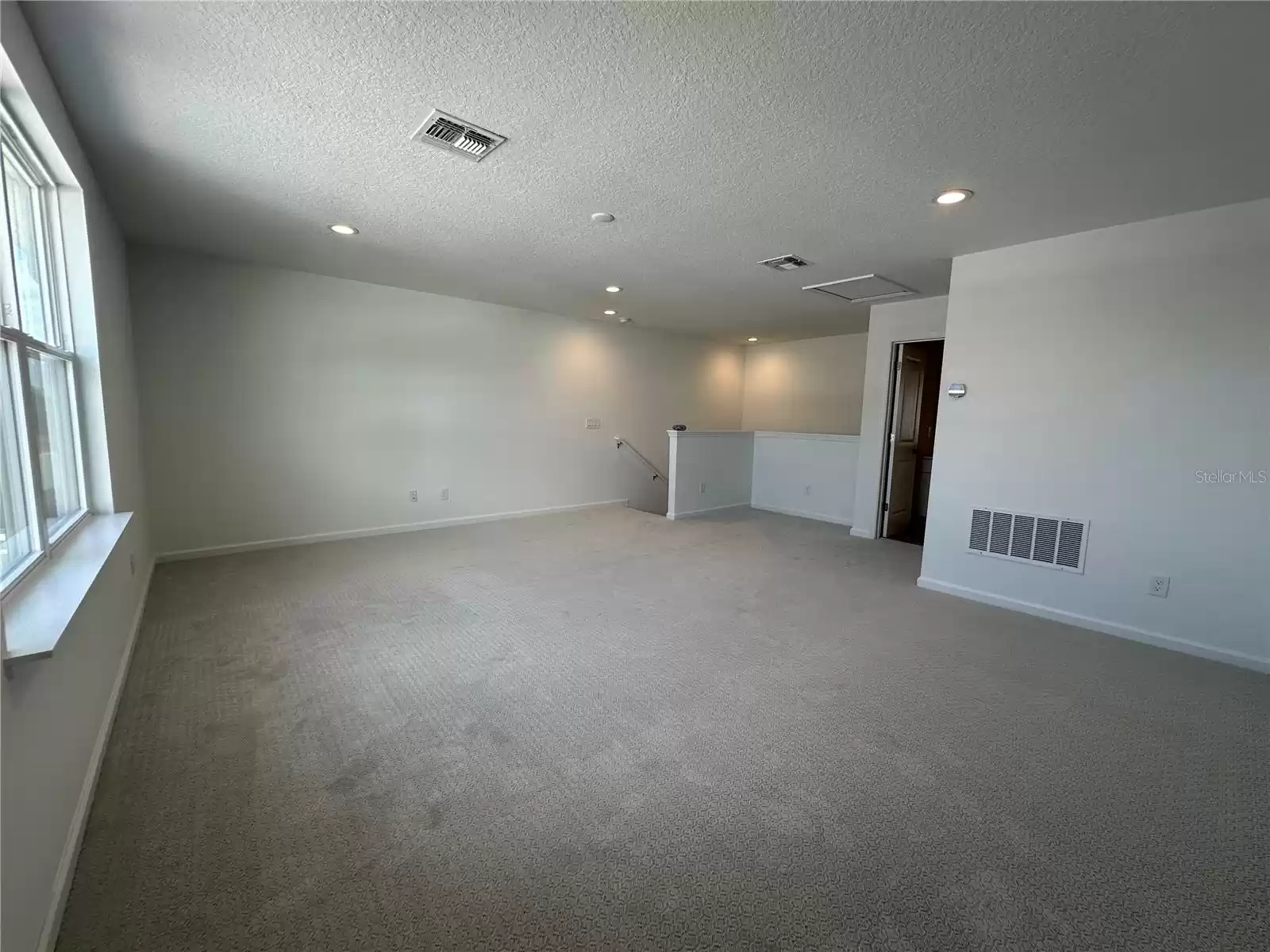 Studio and bathroom over the garage