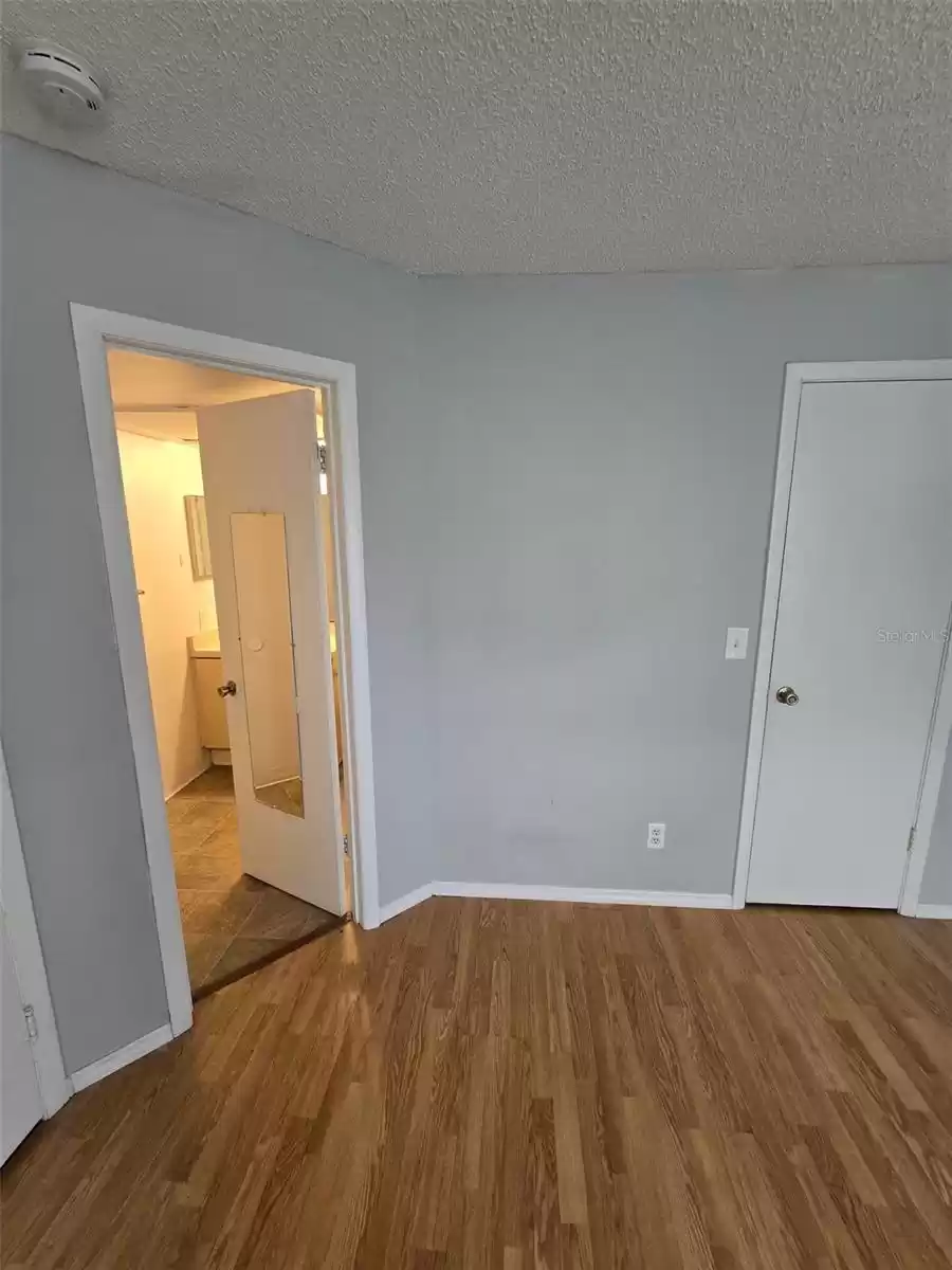 300 LAKEPOINTE DRIVE, ALTAMONTE SPRINGS, Florida 32701, 1 Bedroom Bedrooms, ,1 BathroomBathrooms,Residential Lease,For Rent,LAKEPOINTE,MFRS5115151