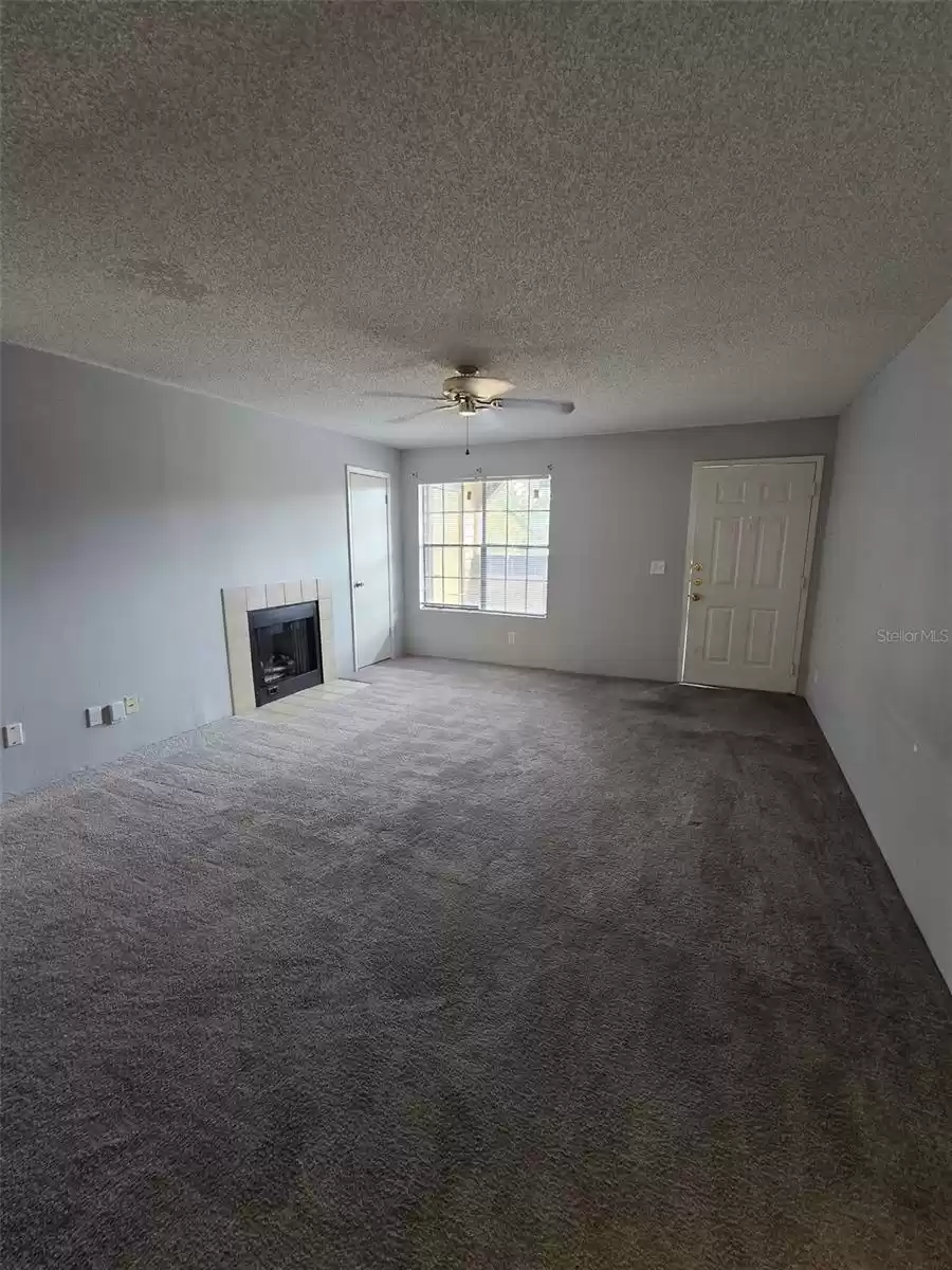 300 LAKEPOINTE DRIVE, ALTAMONTE SPRINGS, Florida 32701, 1 Bedroom Bedrooms, ,1 BathroomBathrooms,Residential Lease,For Rent,LAKEPOINTE,MFRS5115151