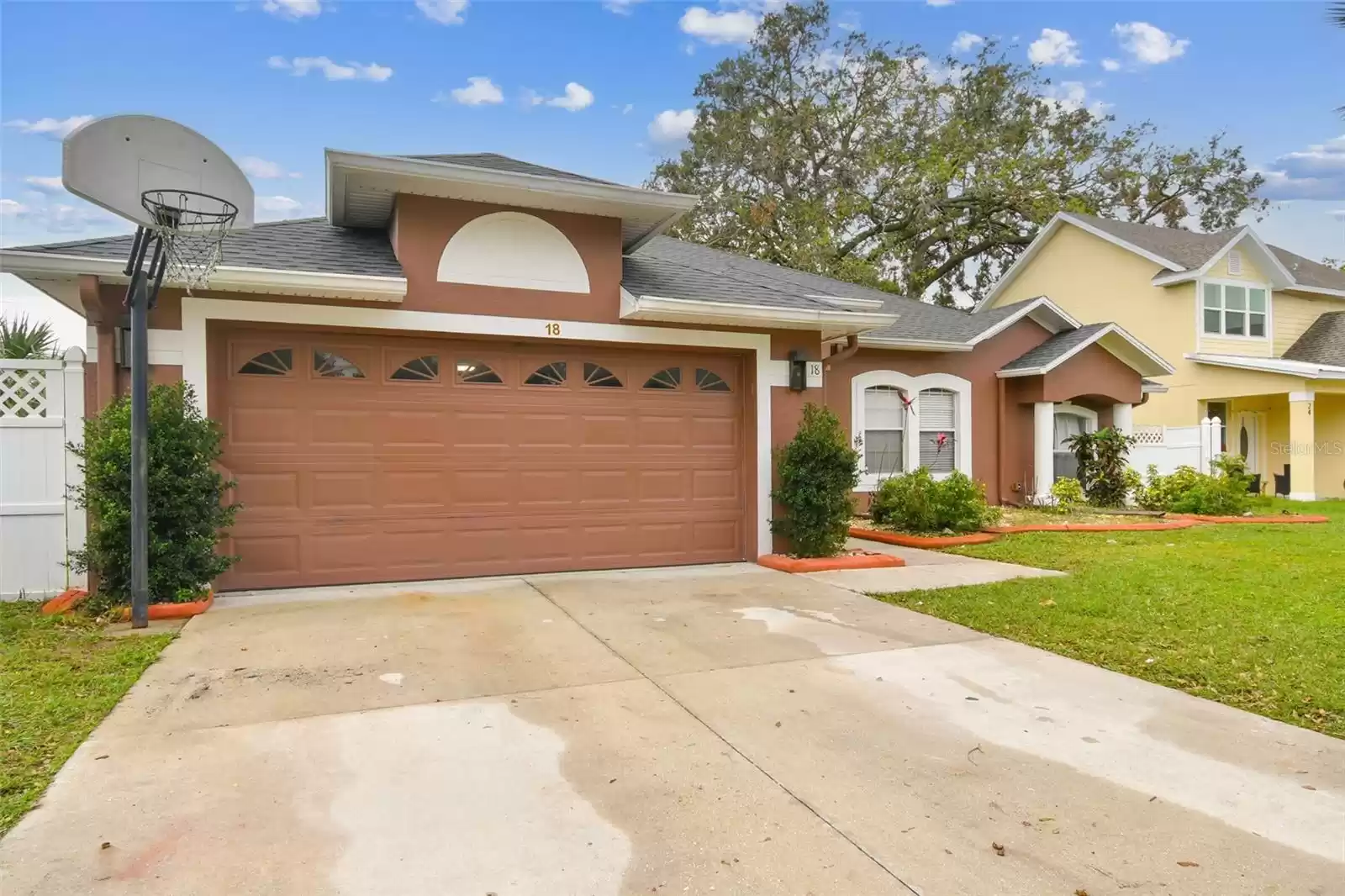 18 COOLEDGE STREET, WINTER GARDEN, Florida 34787, 4 Bedrooms Bedrooms, ,2 BathroomsBathrooms,Residential,For Sale,COOLEDGE,MFRO6255957