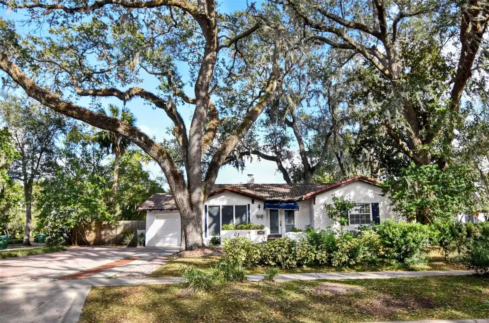 2050 TEMPLE DRIVE, WINTER PARK, Florida 32789, 3 Bedrooms Bedrooms, ,1 BathroomBathrooms,Residential,For Sale,TEMPLE,MFRO6252634