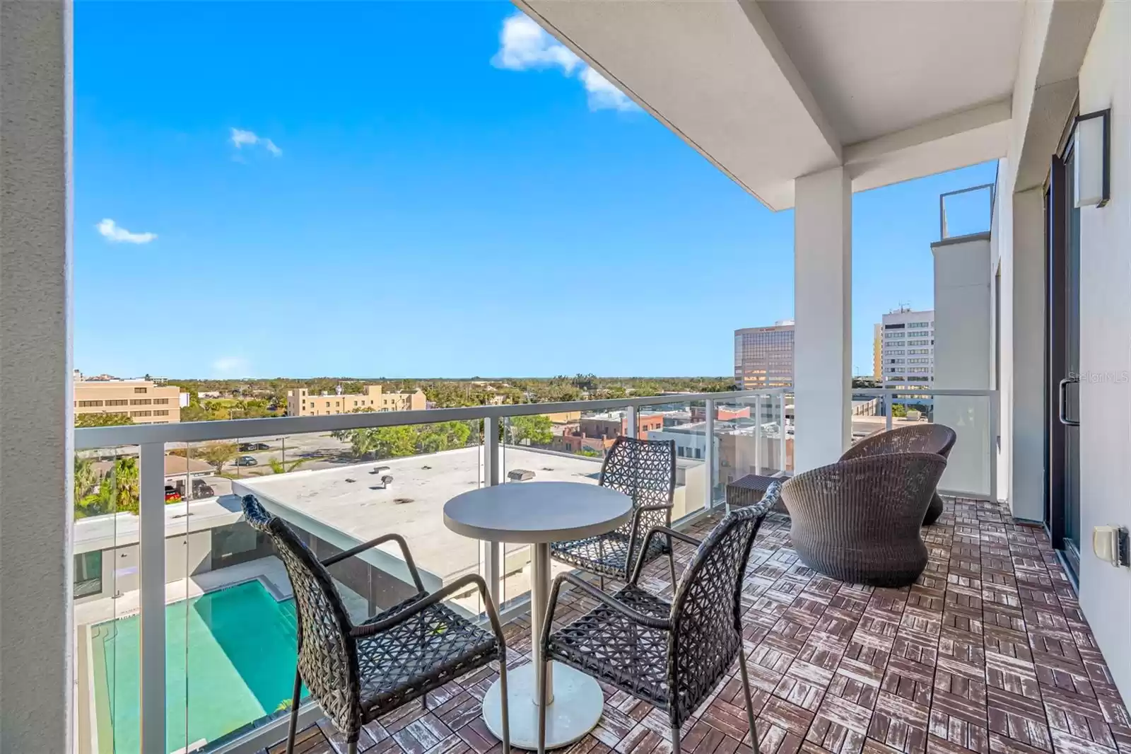 5 OSCEOLA AVE, CLEARWATER, Florida 33755, 2 Bedrooms Bedrooms, ,2 BathroomsBathrooms,Residential Lease,For Rent,OSCEOLA AVE,MFRTB8319387