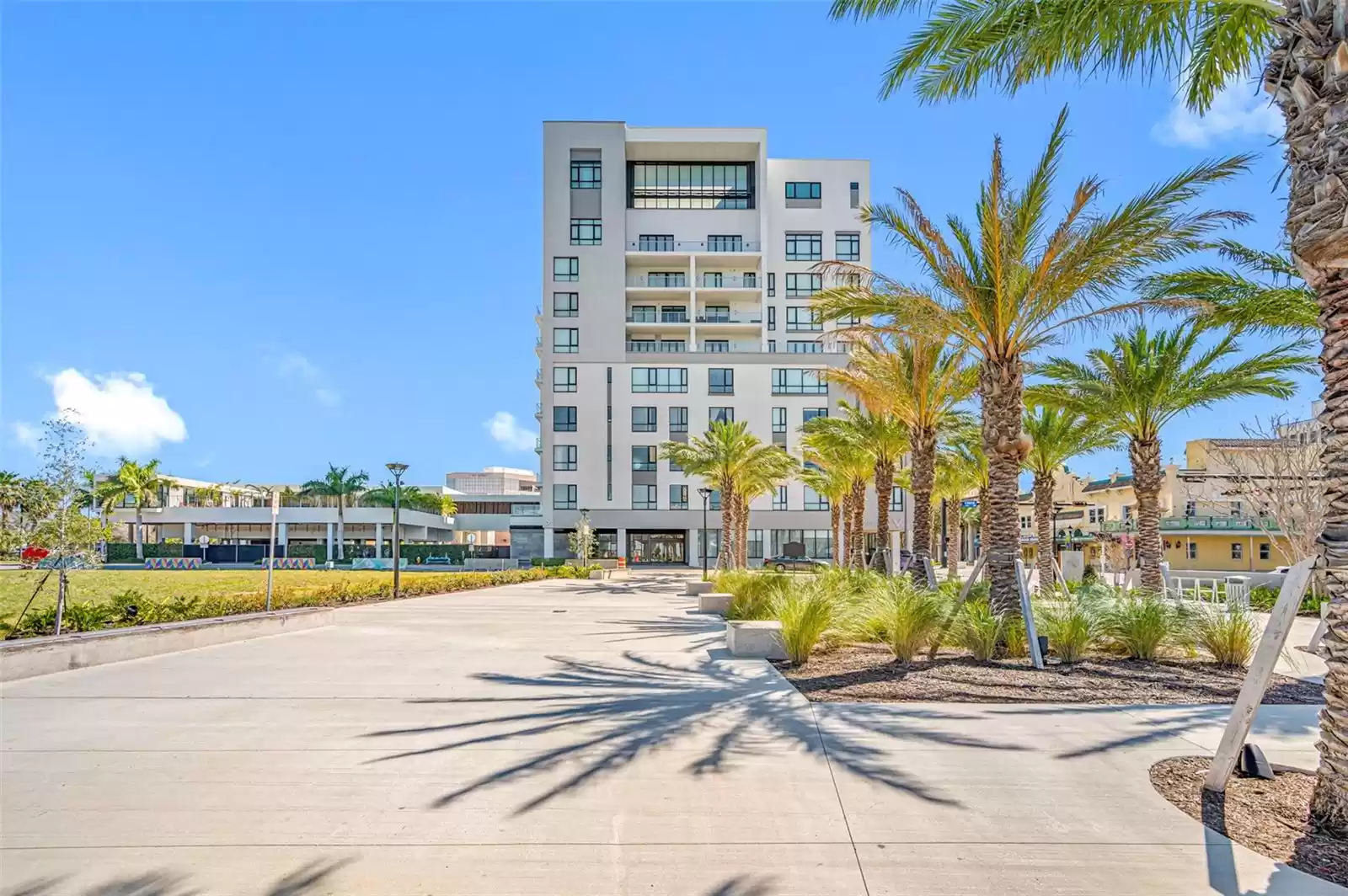 5 OSCEOLA AVE, CLEARWATER, Florida 33755, 2 Bedrooms Bedrooms, ,2 BathroomsBathrooms,Residential Lease,For Rent,OSCEOLA AVE,MFRTB8319387