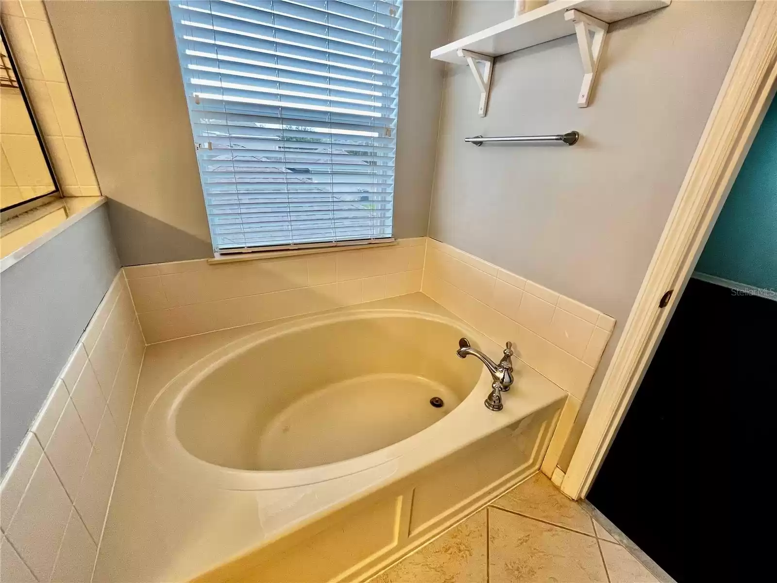 15501 AVENUE OF THE ARBORS, WINTER GARDEN, Florida 34787, 3 Bedrooms Bedrooms, ,2 BathroomsBathrooms,Residential,For Sale,AVENUE OF THE ARBORS,MFRO6255674