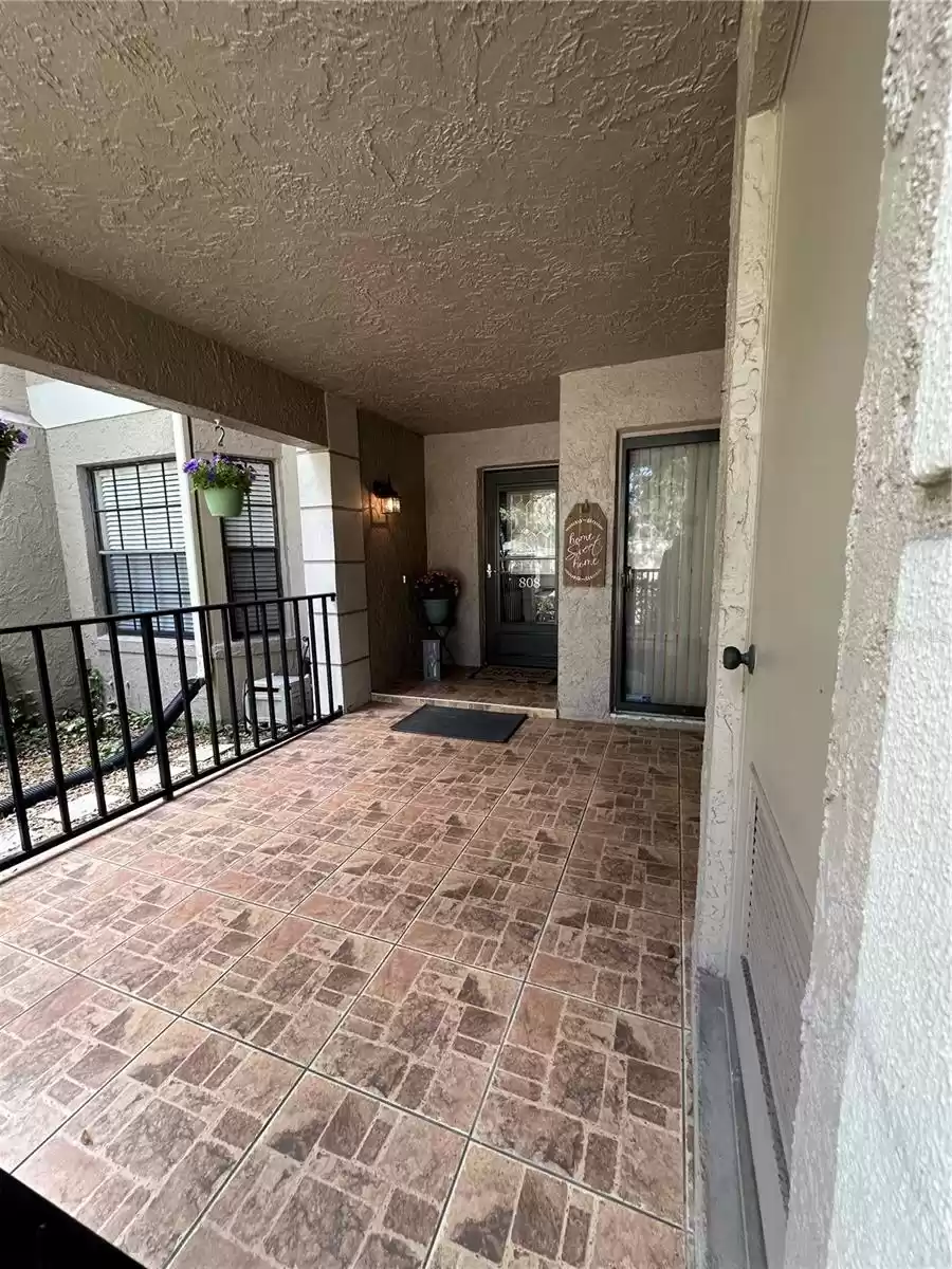 1055 KENSINGTON PARK DRIVE, ALTAMONTE SPRINGS, Florida 32714, 2 Bedrooms Bedrooms, ,2 BathroomsBathrooms,Residential,For Sale,KENSINGTON PARK,MFRO6256044