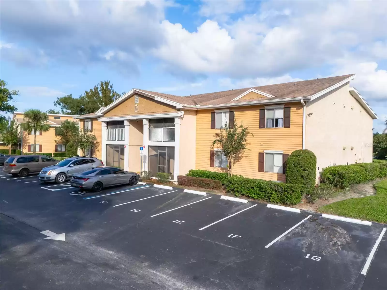 165 PEARL LAKE CAUSEWAY, ALTAMONTE SPRINGS, Florida 32714, 2 Bedrooms Bedrooms, ,2 BathroomsBathrooms,Residential,For Sale,PEARL LAKE,MFRO6255210