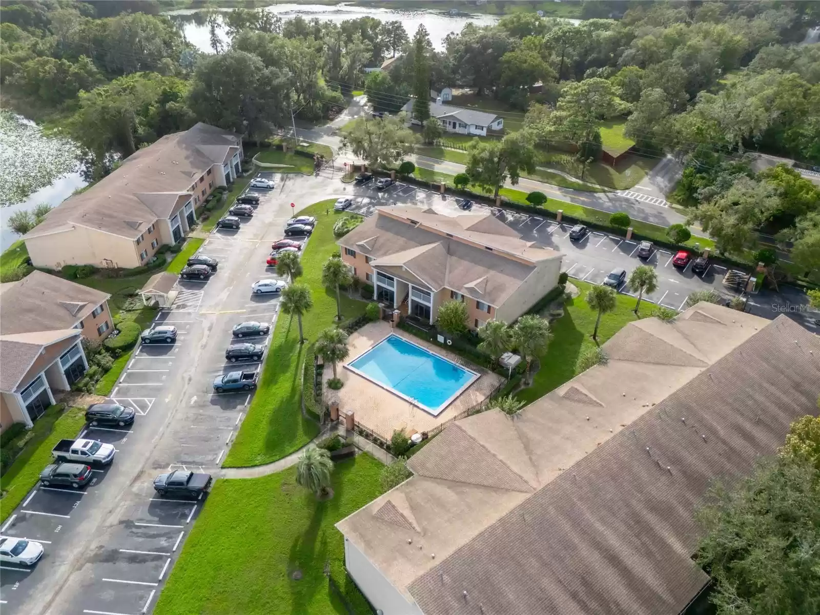 165 PEARL LAKE CAUSEWAY, ALTAMONTE SPRINGS, Florida 32714, 2 Bedrooms Bedrooms, ,2 BathroomsBathrooms,Residential,For Sale,PEARL LAKE,MFRO6255210