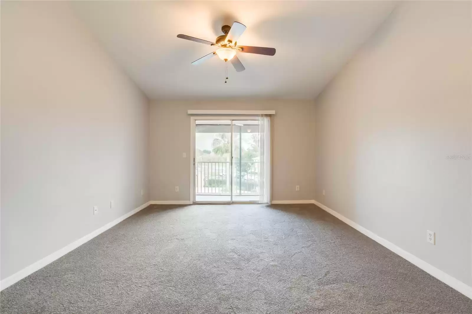 165 PEARL LAKE CAUSEWAY, ALTAMONTE SPRINGS, Florida 32714, 2 Bedrooms Bedrooms, ,2 BathroomsBathrooms,Residential,For Sale,PEARL LAKE,MFRO6255210