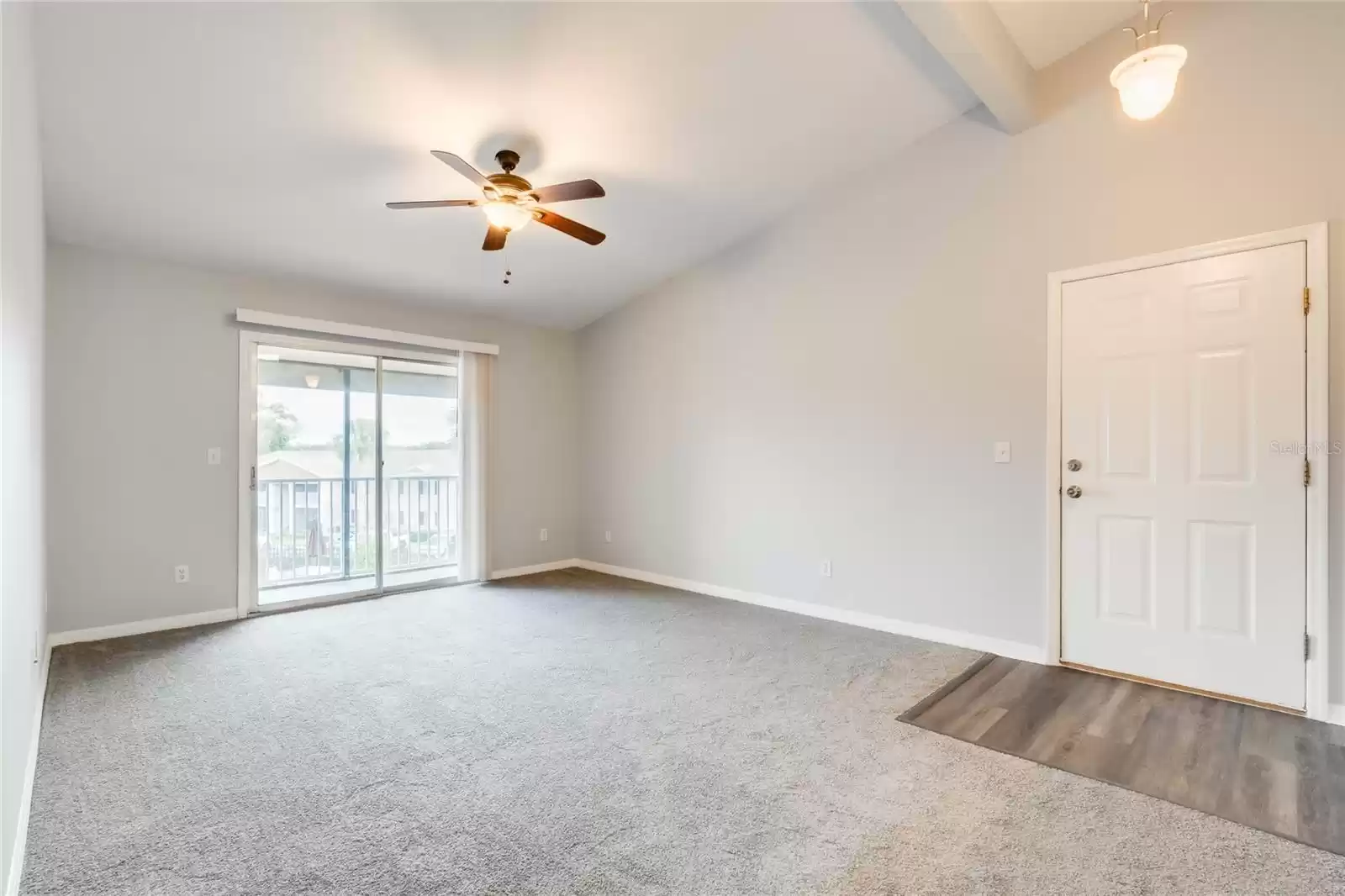 165 PEARL LAKE CAUSEWAY, ALTAMONTE SPRINGS, Florida 32714, 2 Bedrooms Bedrooms, ,2 BathroomsBathrooms,Residential,For Sale,PEARL LAKE,MFRO6255210