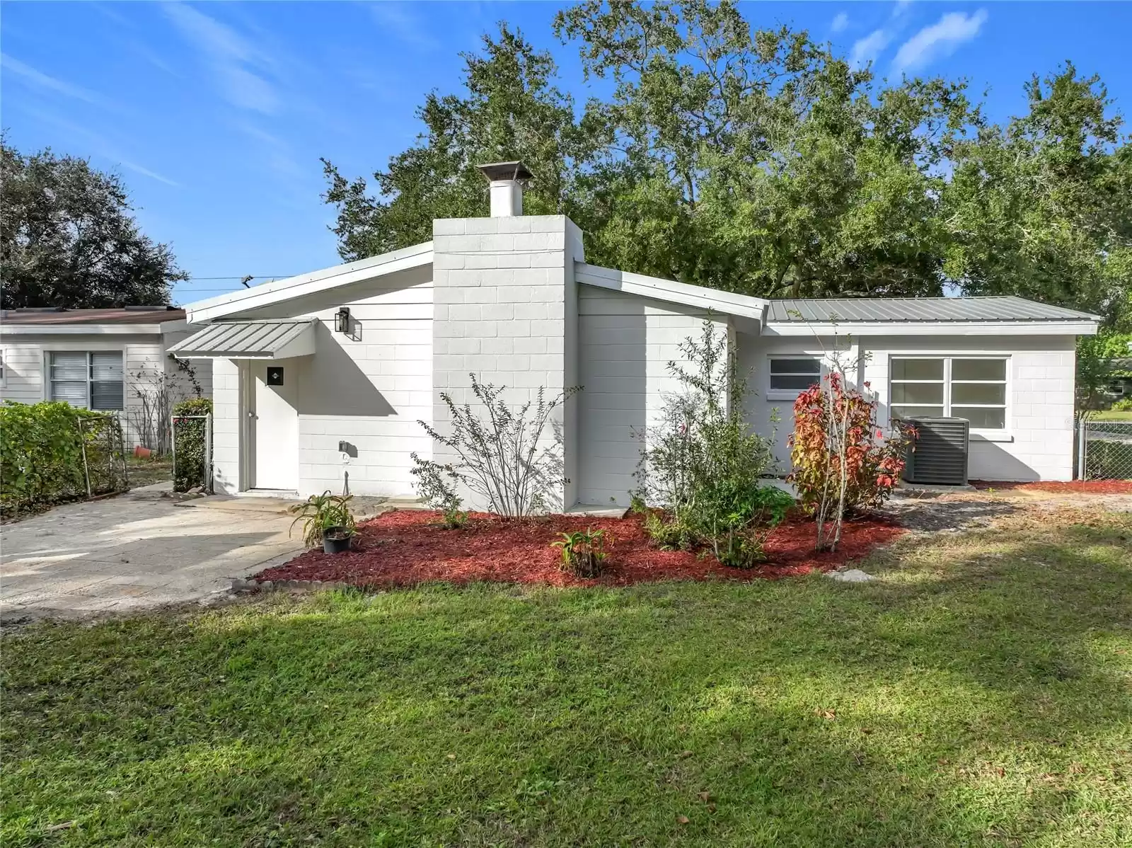 818 GRANDVIEW AVENUE, ALTAMONTE SPRINGS, Florida 32701, 3 Bedrooms Bedrooms, ,2 BathroomsBathrooms,Residential,For Sale,GRANDVIEW,MFRV4939326