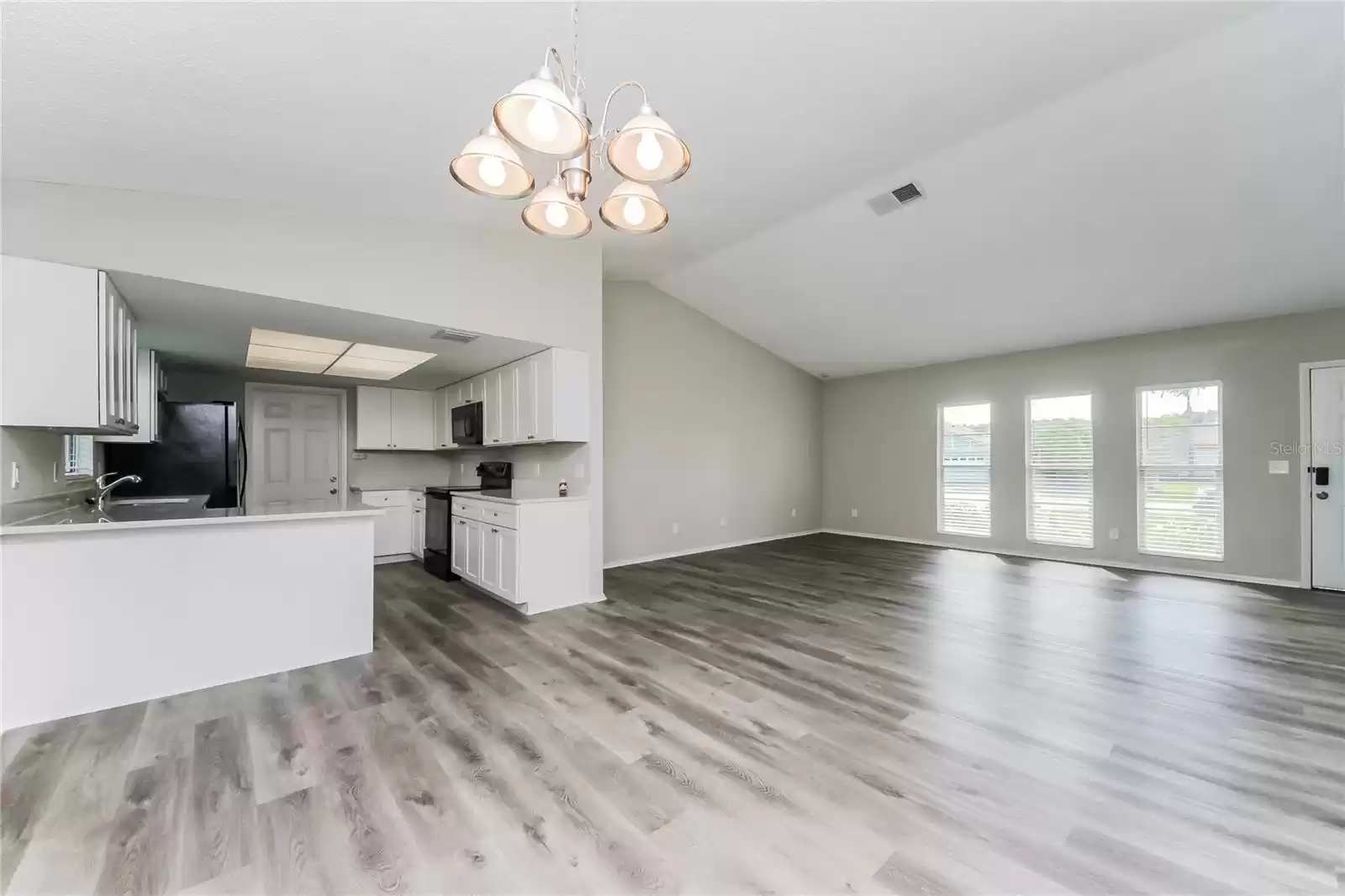 335 BUTTONWOOD DRIVE, KISSIMMEE, Florida 34743, 3 Bedrooms Bedrooms, ,2 BathroomsBathrooms,Residential Lease,For Rent,BUTTONWOOD,0,MFRO6256474