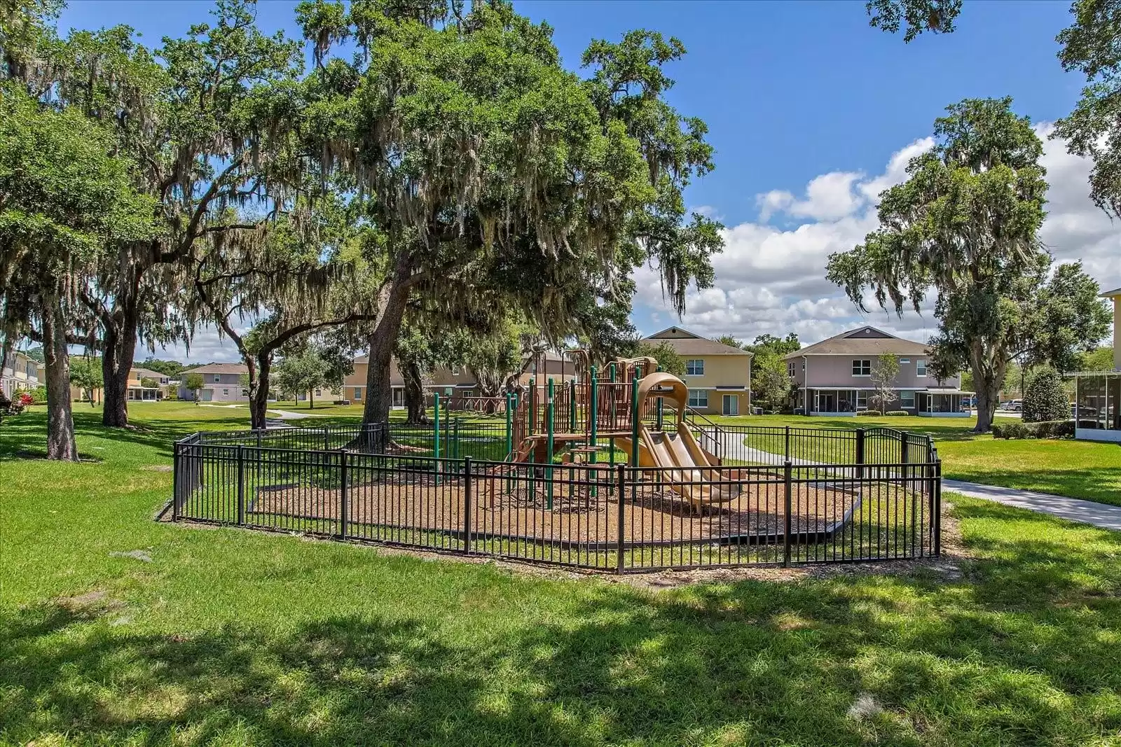 1670 SCARLET OAK LOOP, WINTER GARDEN, Florida 34787, 2 Bedrooms Bedrooms, ,2 BathroomsBathrooms,Residential,For Sale,SCARLET OAK,MFRG5089108