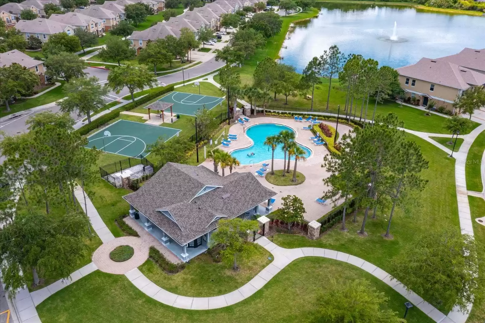 1670 SCARLET OAK LOOP, WINTER GARDEN, Florida 34787, 2 Bedrooms Bedrooms, ,2 BathroomsBathrooms,Residential,For Sale,SCARLET OAK,MFRG5089108