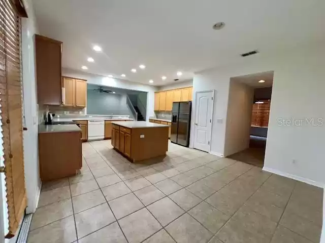 1921 CROWN HILL BOULEVARD, ORLANDO, Florida 32828, 5 Bedrooms Bedrooms, ,3 BathroomsBathrooms,Residential Lease,For Rent,CROWN HILL,0,MFRO6256309