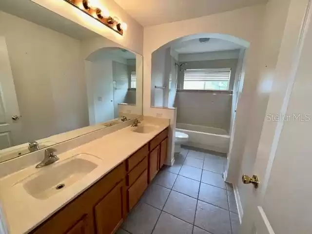 1921 CROWN HILL BOULEVARD, ORLANDO, Florida 32828, 5 Bedrooms Bedrooms, ,3 BathroomsBathrooms,Residential Lease,For Rent,CROWN HILL,0,MFRO6256309