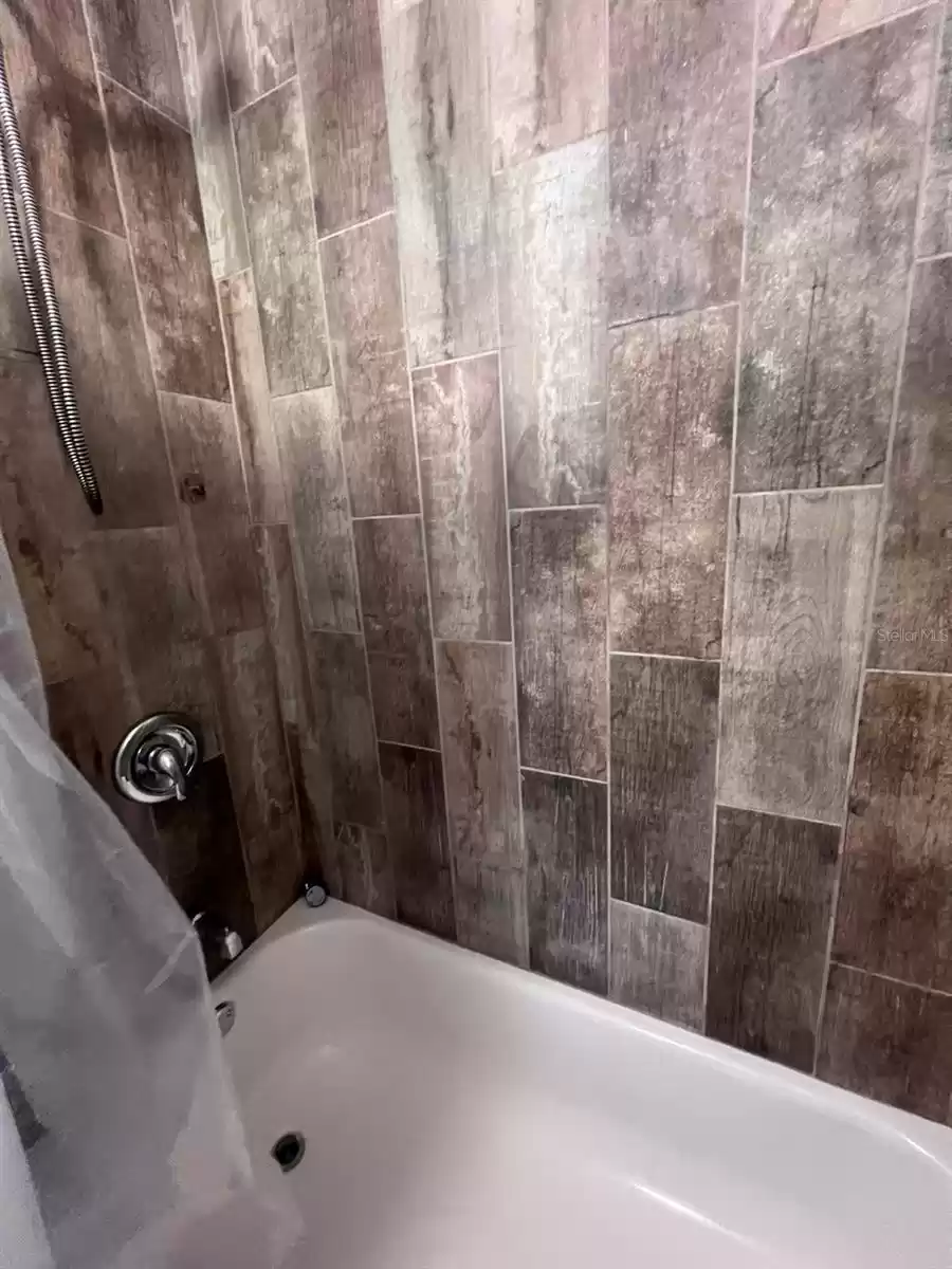 2072 LOS LOMAS DRIVE, CLEARWATER, Florida 33763, 3 Bedrooms Bedrooms, ,1 BathroomBathrooms,Residential Lease,For Rent,LOS LOMAS,0,MFRTB8320467