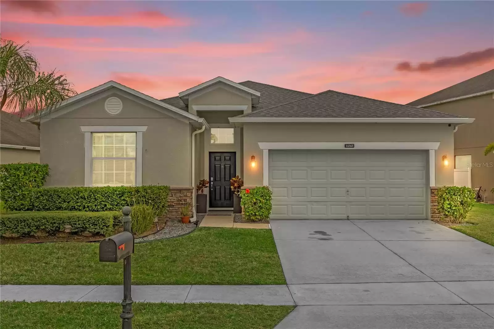 14365 QUEENSIDE STREET, ORLANDO, Florida 32824, 4 Bedrooms Bedrooms, ,3 BathroomsBathrooms,Residential Lease,For Rent,QUEENSIDE,0,MFRO6256627