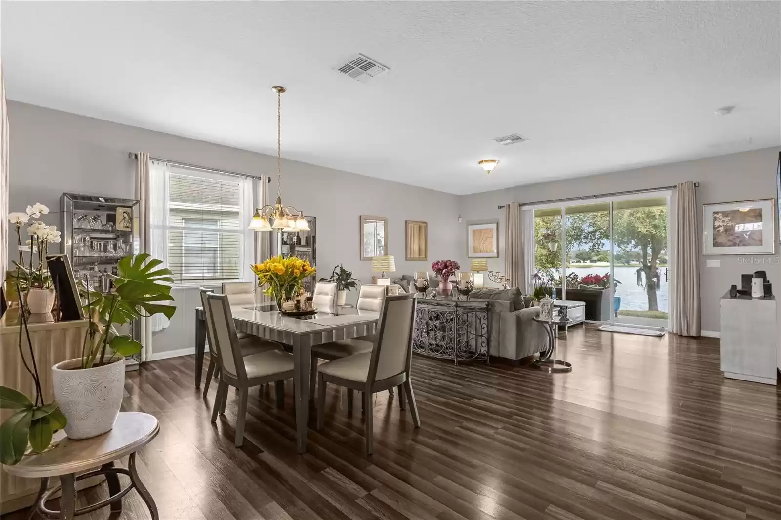 14365 QUEENSIDE STREET, ORLANDO, Florida 32824, 4 Bedrooms Bedrooms, ,3 BathroomsBathrooms,Residential Lease,For Rent,QUEENSIDE,0,MFRO6256627
