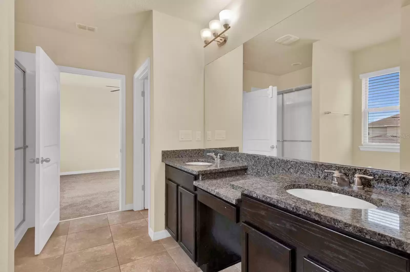 9987 TAWNY MEADOW ALLEY, WINTER GARDEN, Florida 34787, 3 Bedrooms Bedrooms, ,2 BathroomsBathrooms,Residential,For Sale,TAWNY MEADOW,MFRO6228065