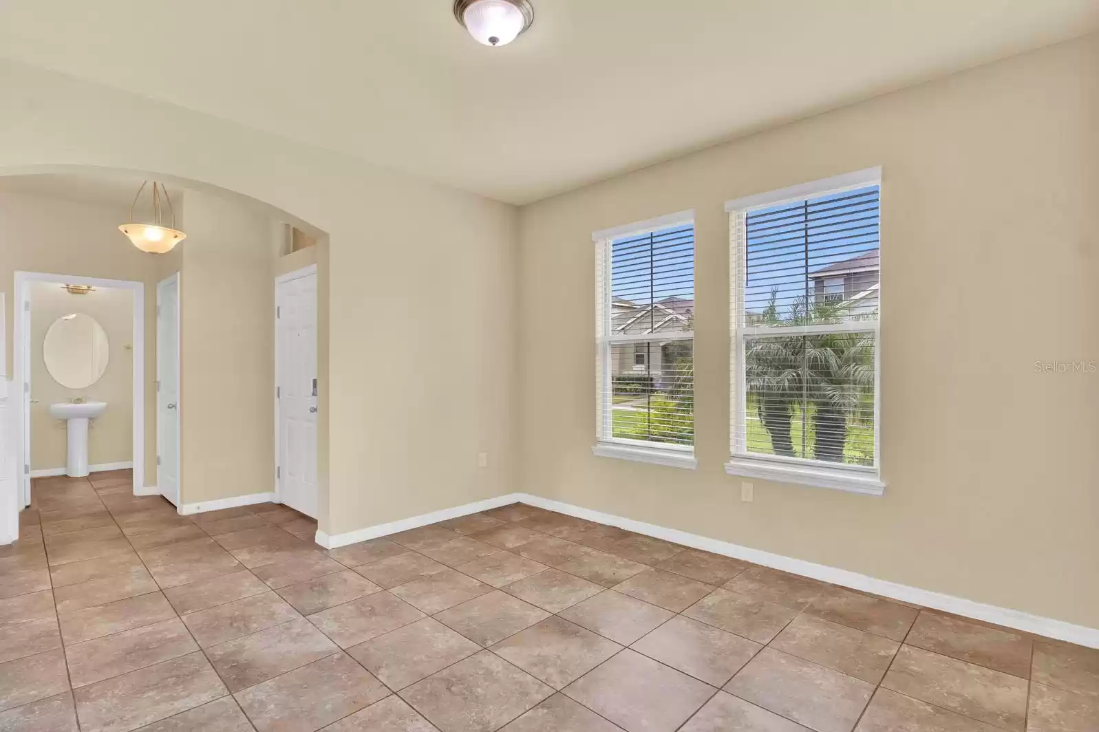 9987 TAWNY MEADOW ALLEY, WINTER GARDEN, Florida 34787, 3 Bedrooms Bedrooms, ,2 BathroomsBathrooms,Residential,For Sale,TAWNY MEADOW,MFRO6228065