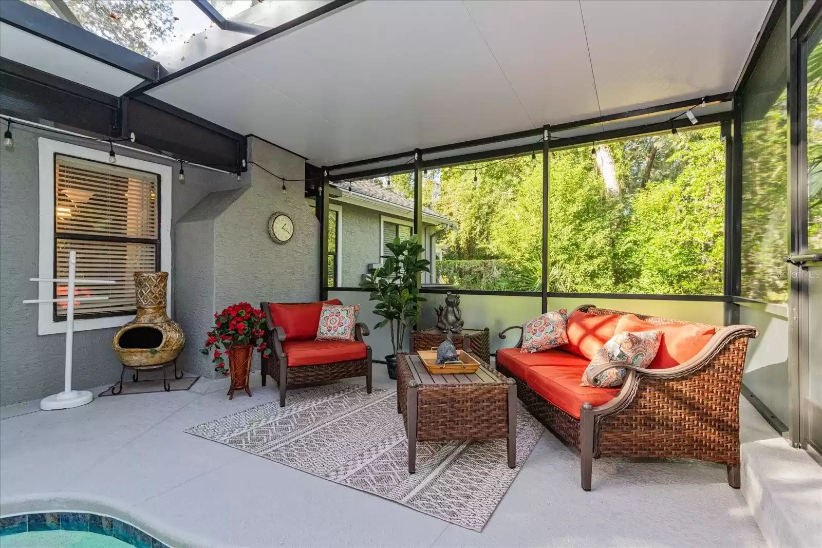 Comforable sitting area with roof enclosure.