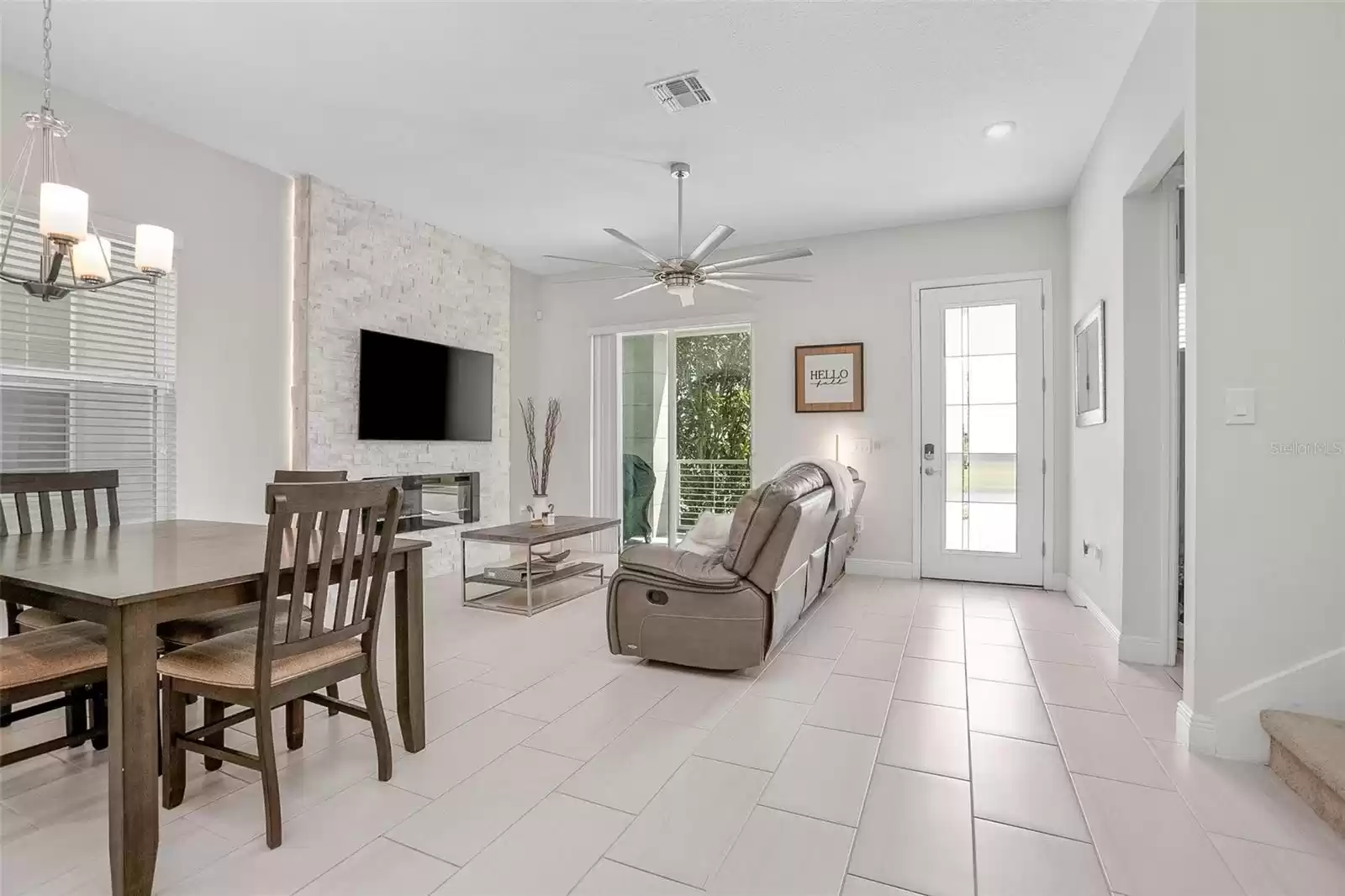 9624 WOODCRANE DRIVE, WINTER GARDEN, Florida 34787, 3 Bedrooms Bedrooms, ,2 BathroomsBathrooms,Residential,For Sale,WOODCRANE,MFRV4939385