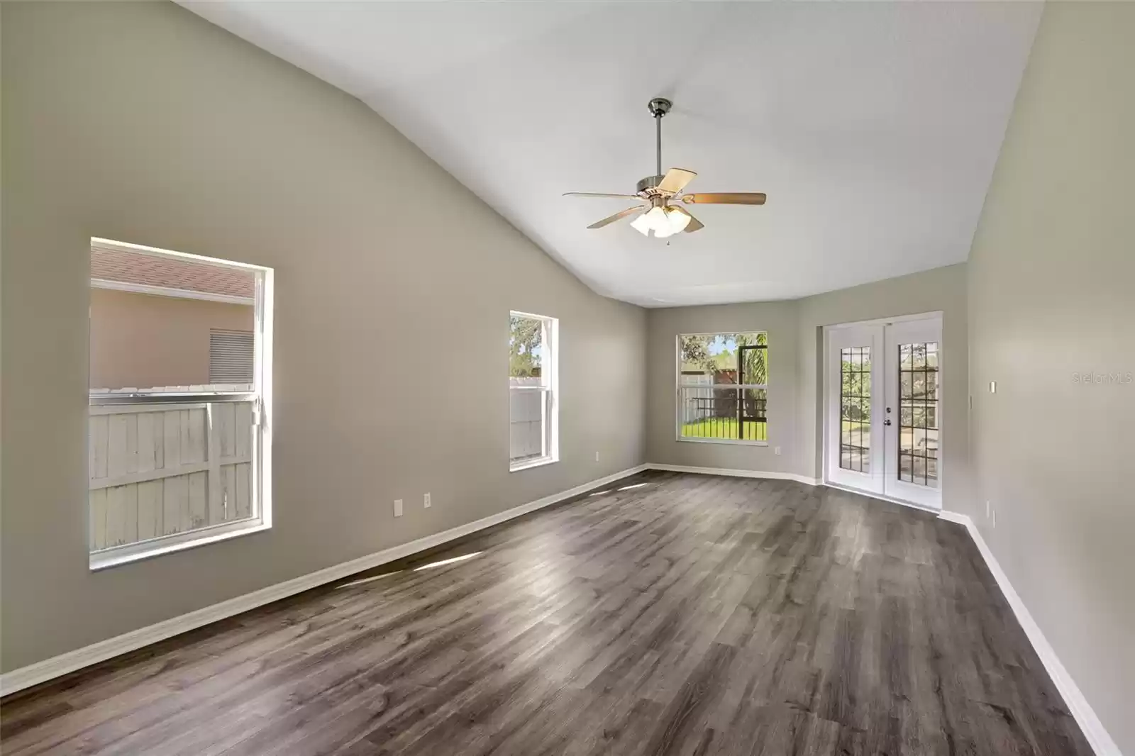 2019 WINTERMERE POINTE DRIVE, WINTER GARDEN, Florida 34787, 4 Bedrooms Bedrooms, ,3 BathroomsBathrooms,Residential,For Sale,WINTERMERE POINTE,MFRO6257471