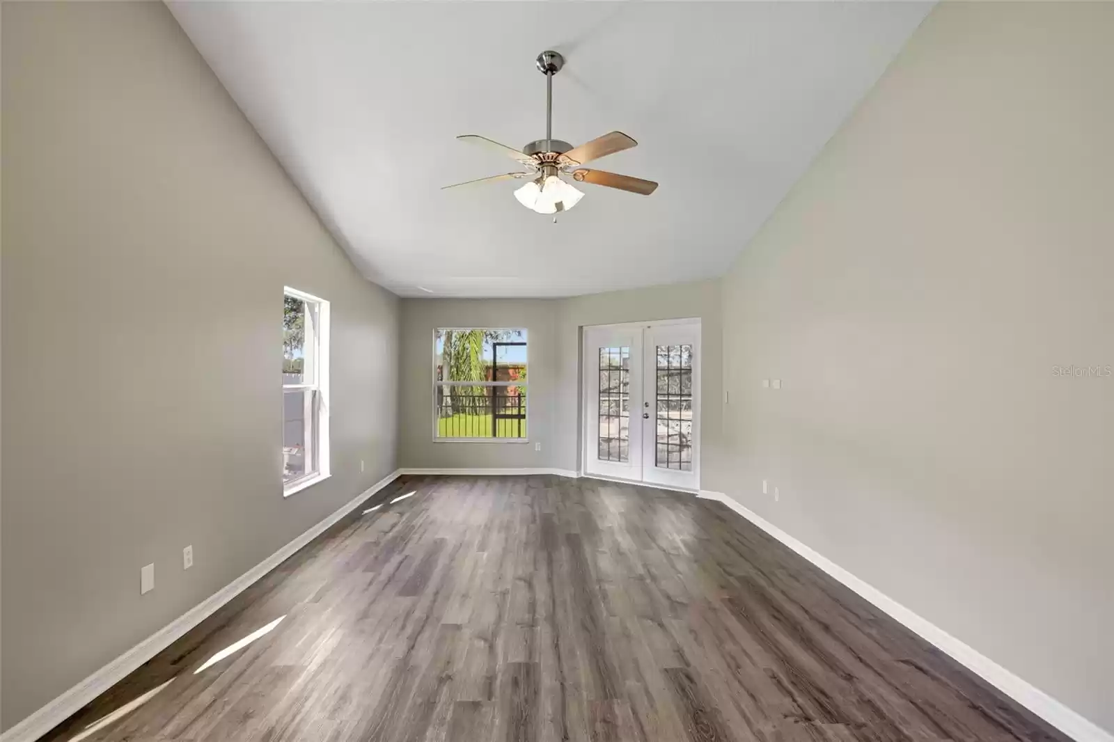 2019 WINTERMERE POINTE DRIVE, WINTER GARDEN, Florida 34787, 4 Bedrooms Bedrooms, ,3 BathroomsBathrooms,Residential,For Sale,WINTERMERE POINTE,MFRO6257471