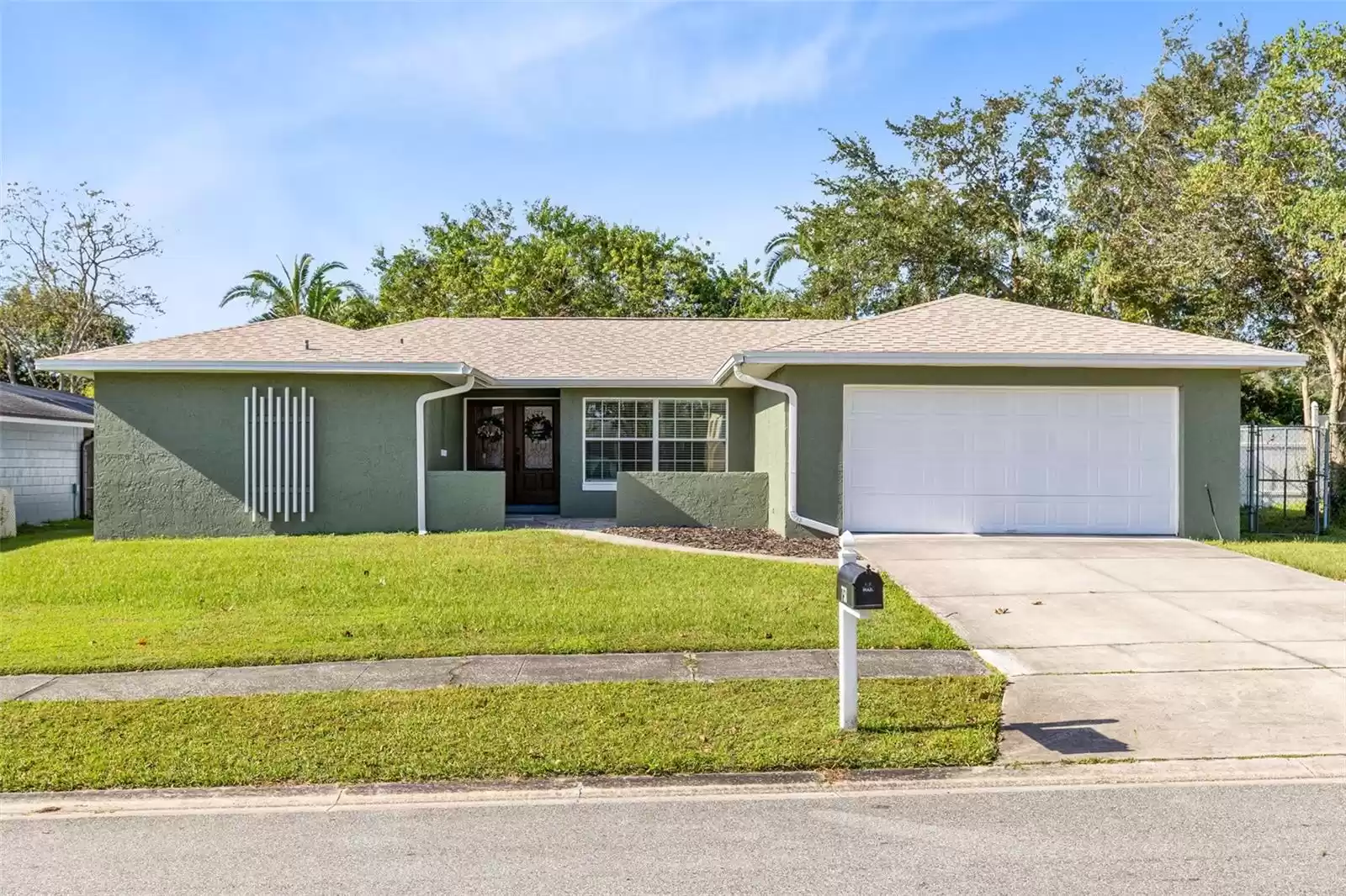 758 LITTLE WEKIVA CIRCLE, ALTAMONTE SPRINGS, Florida 32714, 3 Bedrooms Bedrooms, ,2 BathroomsBathrooms,Residential,For Sale,LITTLE WEKIVA,MFRO6256496