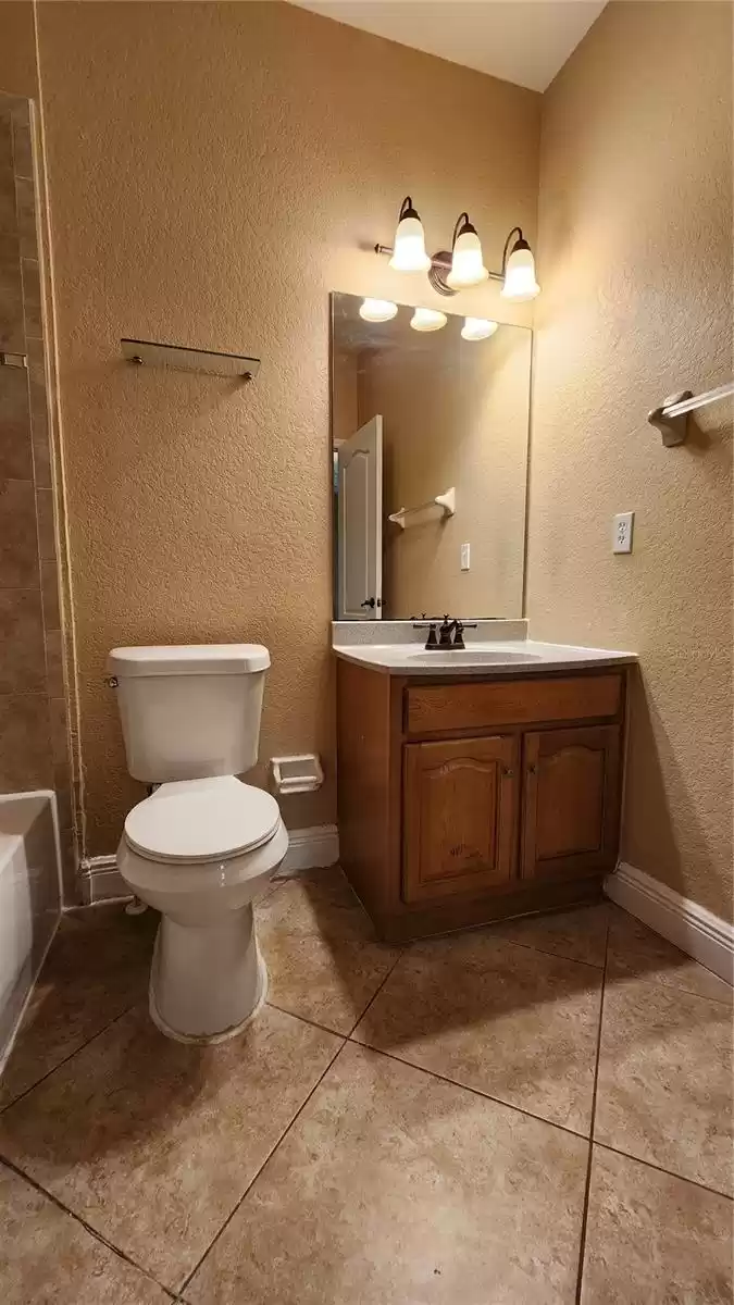 #2 Bedroom/Bathroom