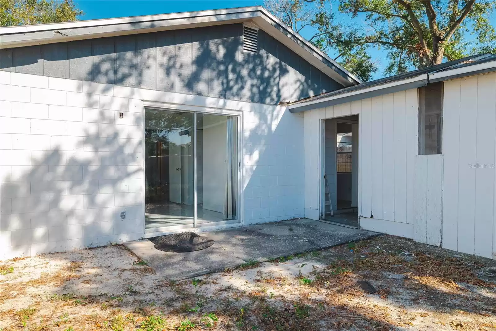 9102 POST OAK COURT, TAMPA, Florida 33615, 3 Bedrooms Bedrooms, ,2 BathroomsBathrooms,Residential,For Sale,POST OAK,MFRTB8322173