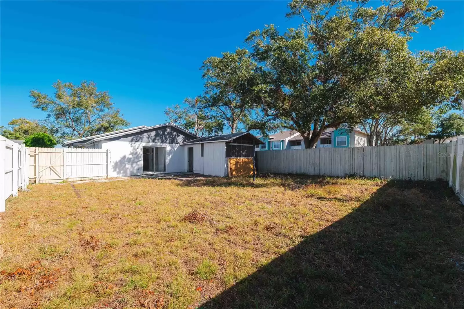 9102 POST OAK COURT, TAMPA, Florida 33615, 3 Bedrooms Bedrooms, ,2 BathroomsBathrooms,Residential,For Sale,POST OAK,MFRTB8322173