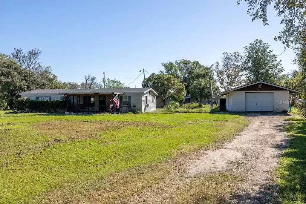 15518 LAKE APOPKA ROAD, CLERMONT, Florida 34715, 3 Bedrooms Bedrooms, ,1 BathroomBathrooms,Residential,For Sale,LAKE APOPKA,MFRO6257633