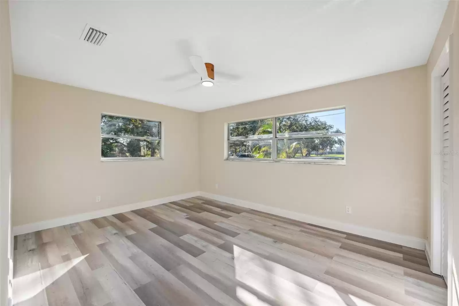 5990 12TH STREET, SAINT PETERSBURG, Florida 33705, 3 Bedrooms Bedrooms, ,2 BathroomsBathrooms,Residential,For Sale,12TH,MFRTB8322127