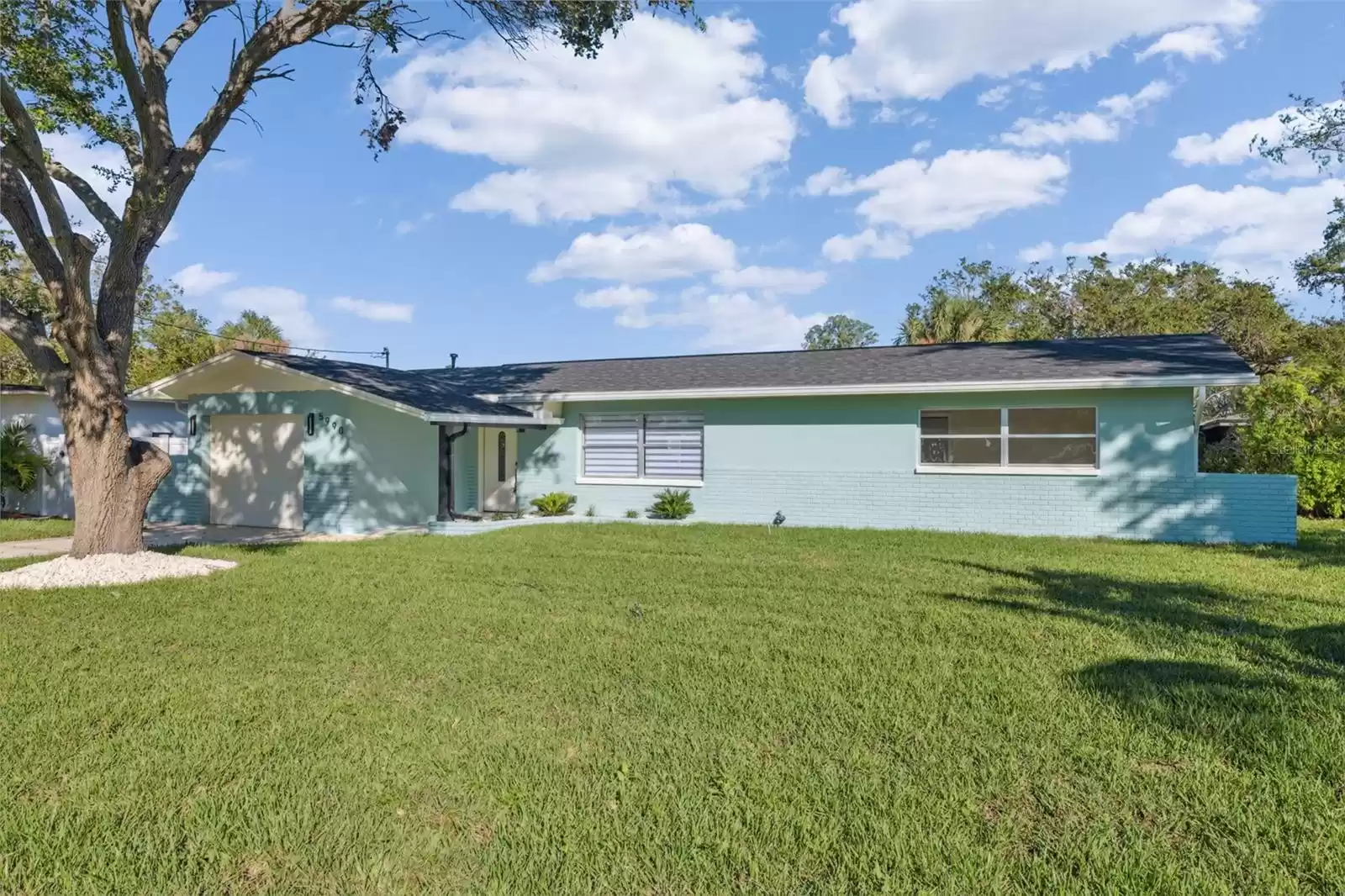 5990 12TH STREET, SAINT PETERSBURG, Florida 33705, 3 Bedrooms Bedrooms, ,2 BathroomsBathrooms,Residential,For Sale,12TH,MFRTB8322127