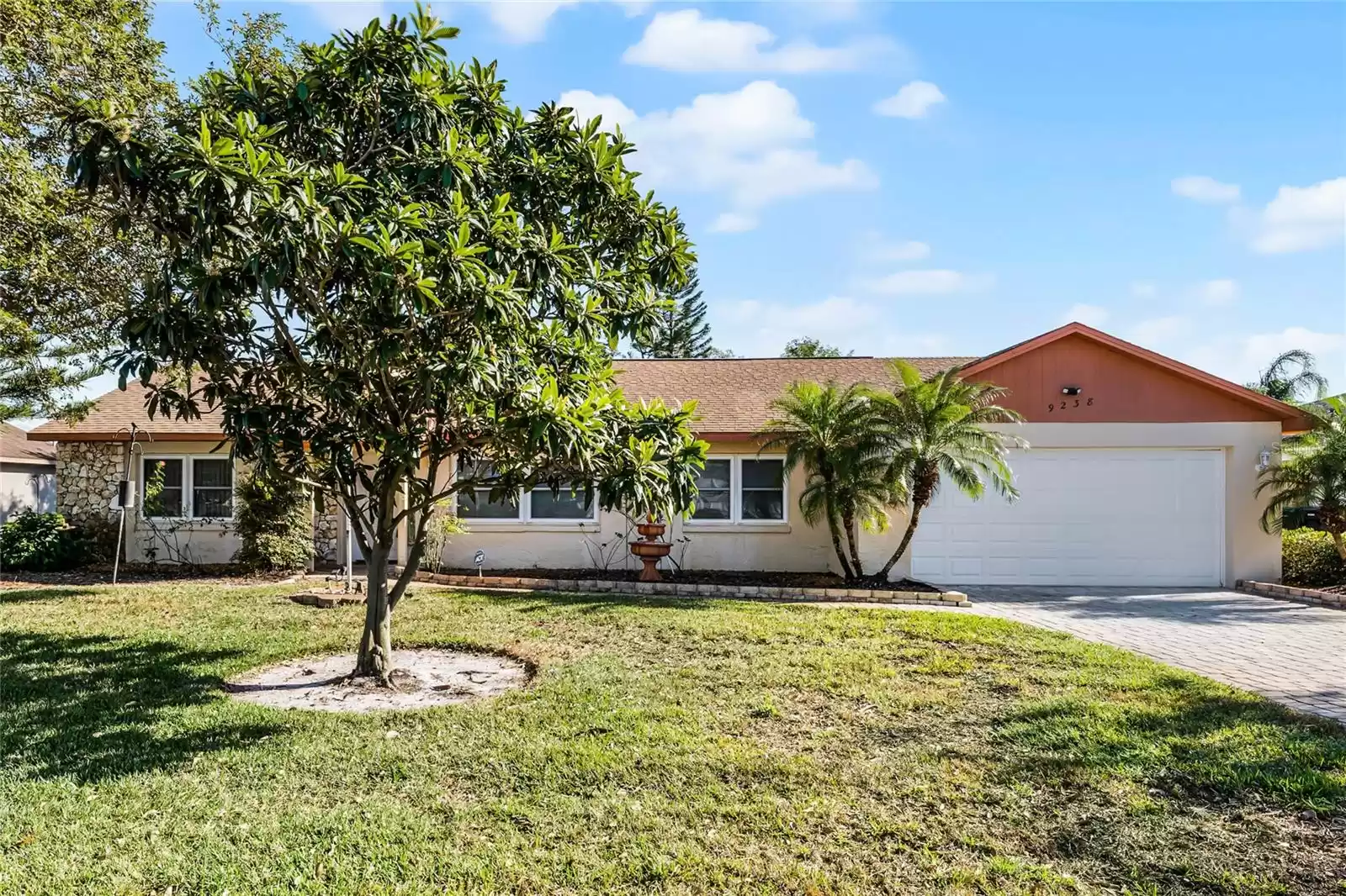 9238 BUTTONWOOD STREET, ORLANDO, Florida 32825, 3 Bedrooms Bedrooms, ,2 BathroomsBathrooms,Residential,For Sale,BUTTONWOOD,MFRO6257319