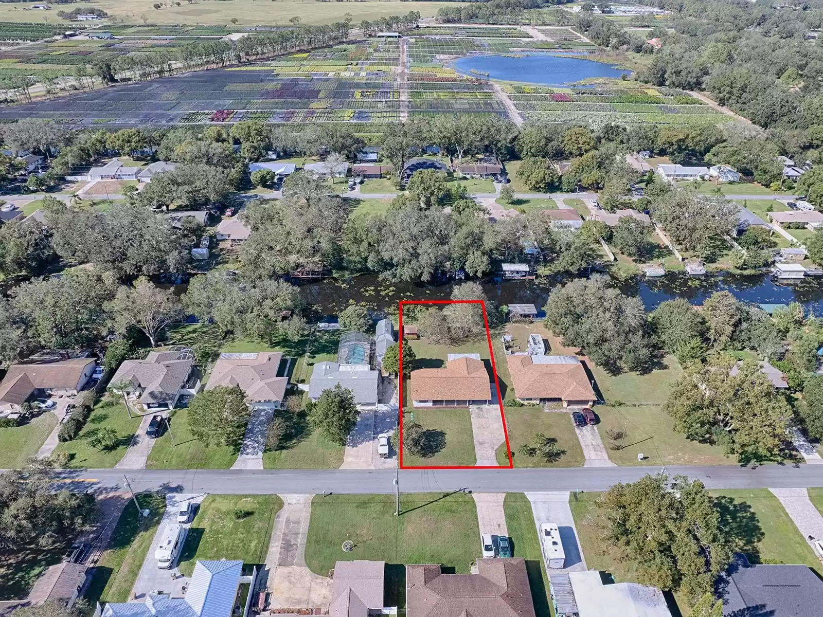 27719 LOIS DRIVE, TAVARES, Florida 32778, 3 Bedrooms Bedrooms, ,2 BathroomsBathrooms,Residential,For Sale,LOIS,MFRG5089431