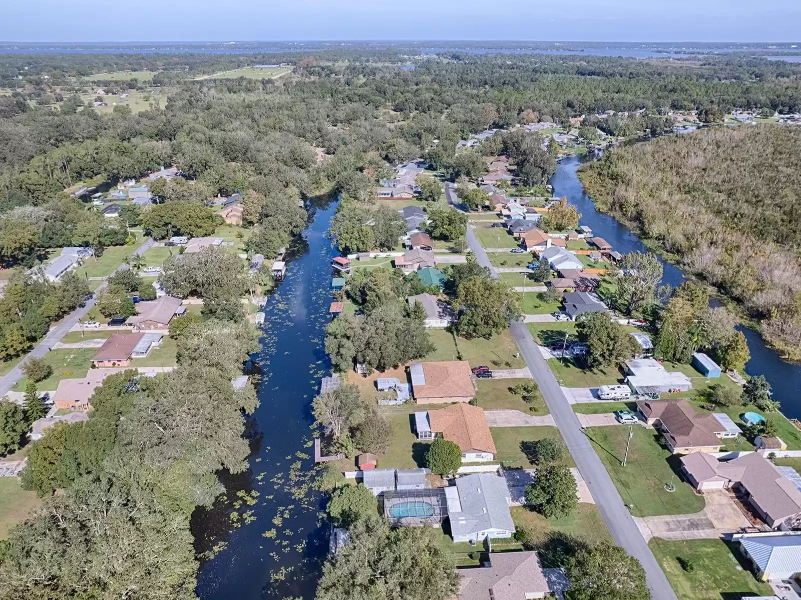 27719 LOIS DRIVE, TAVARES, Florida 32778, 3 Bedrooms Bedrooms, ,2 BathroomsBathrooms,Residential,For Sale,LOIS,MFRG5089431