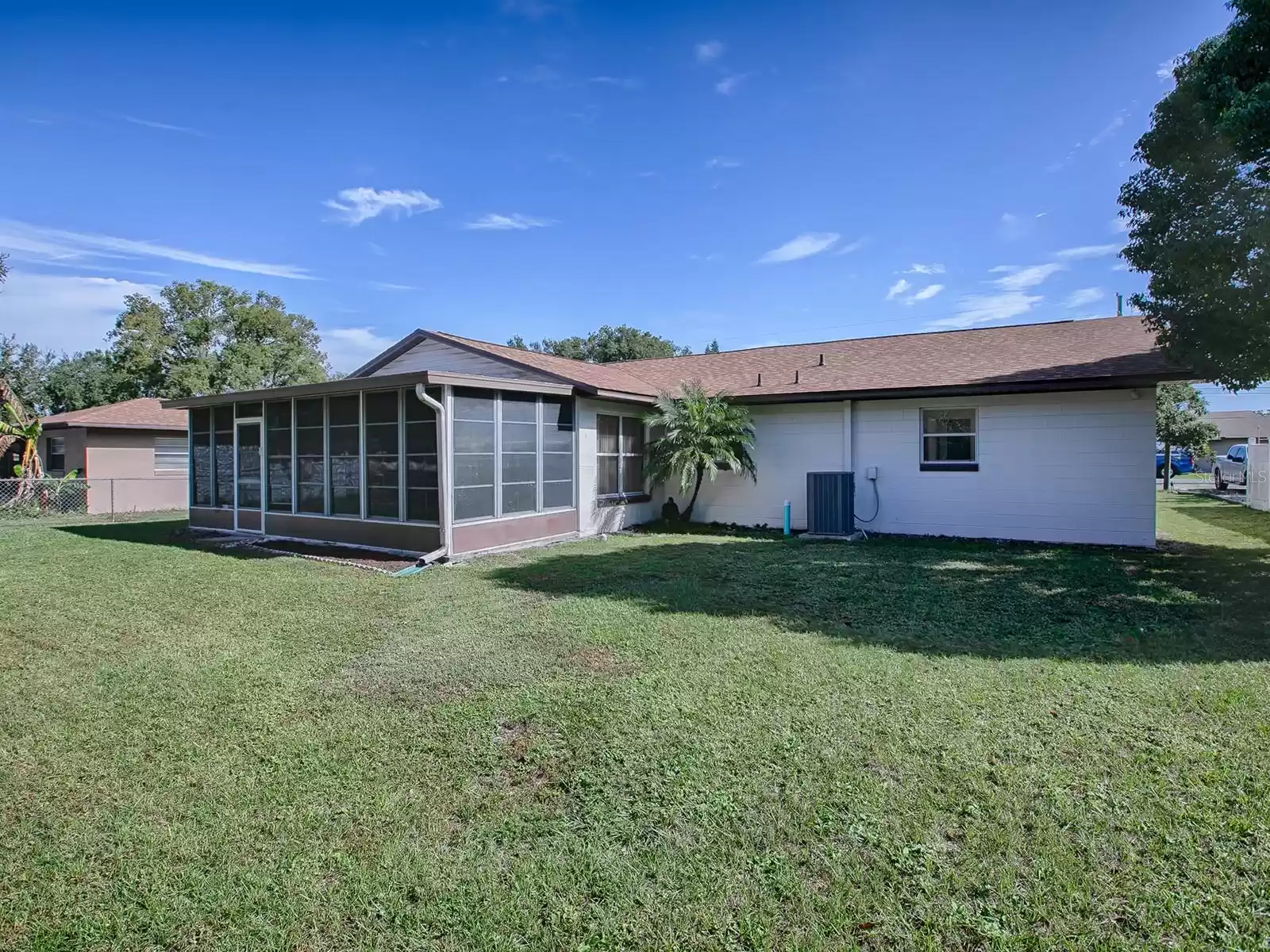 27719 LOIS DRIVE, TAVARES, Florida 32778, 3 Bedrooms Bedrooms, ,2 BathroomsBathrooms,Residential,For Sale,LOIS,MFRG5089431