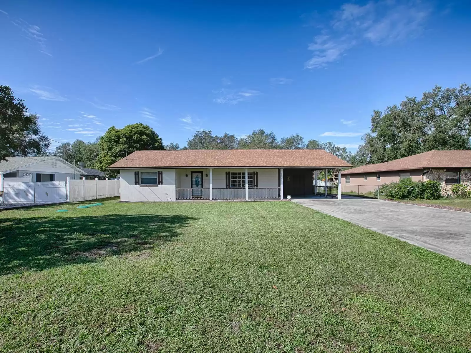 27719 LOIS DRIVE, TAVARES, Florida 32778, 3 Bedrooms Bedrooms, ,2 BathroomsBathrooms,Residential,For Sale,LOIS,MFRG5089431