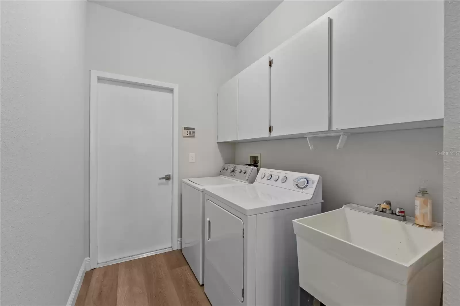 Separate laundry room!