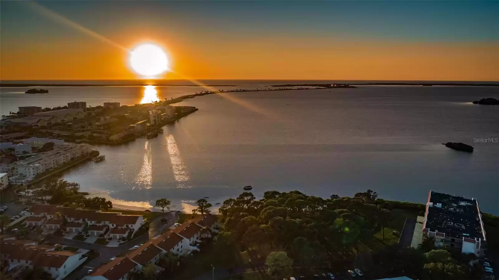 2700 BAYSHORE BOULEVARD, DUNEDIN, Florida 34698, 2 Bedrooms Bedrooms, ,1 BathroomBathrooms,Residential,For Sale,BAYSHORE,MFRTB8322582